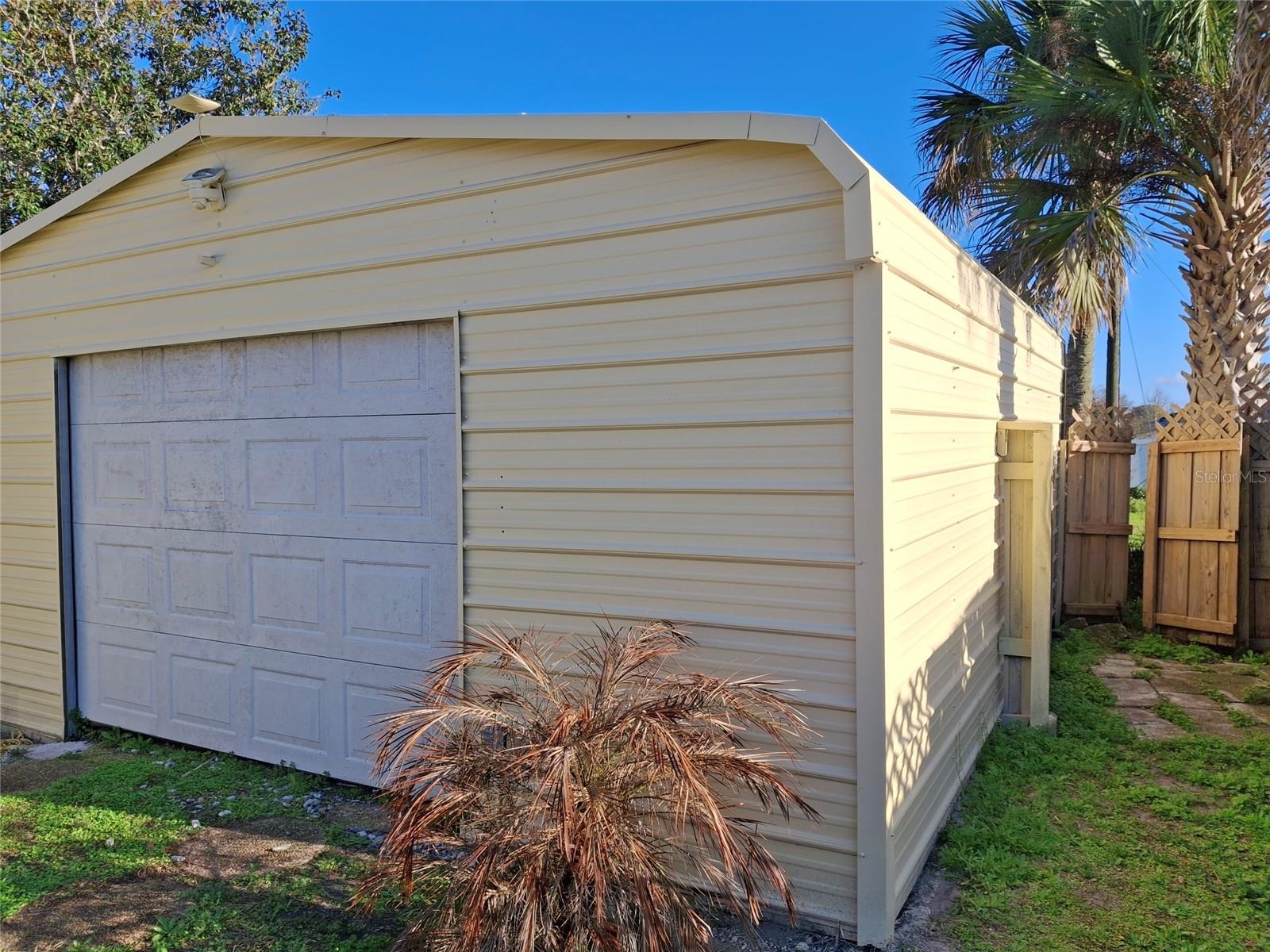 Image 17 of 22 For 2028 Sabal Palm Drive