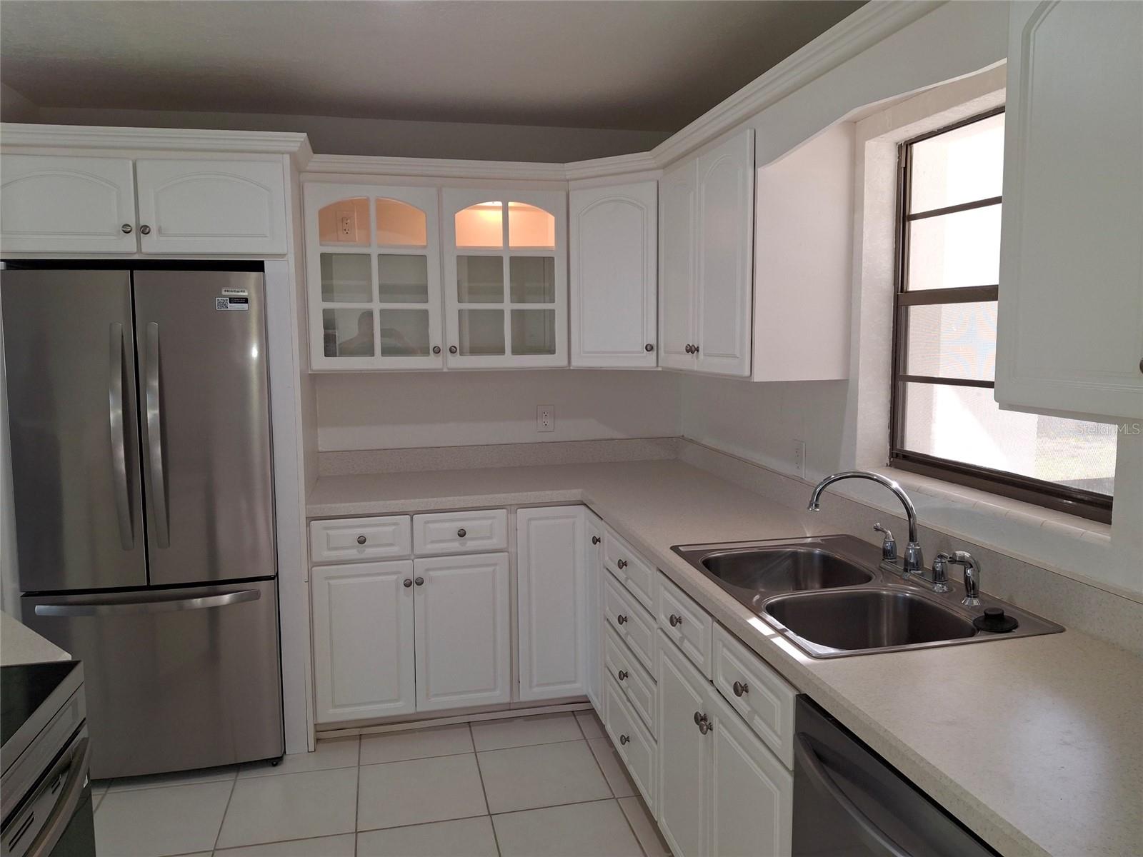 Image 3 of 22 For 2028 Sabal Palm Drive