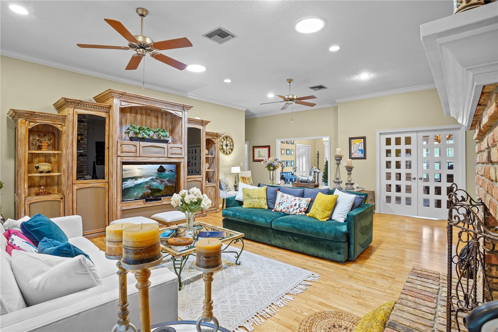 Image 10 of 57 For 214 Thistlewood Circle