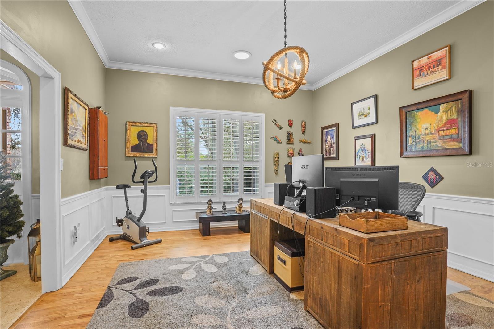 Image 14 of 57 For 214 Thistlewood Circle