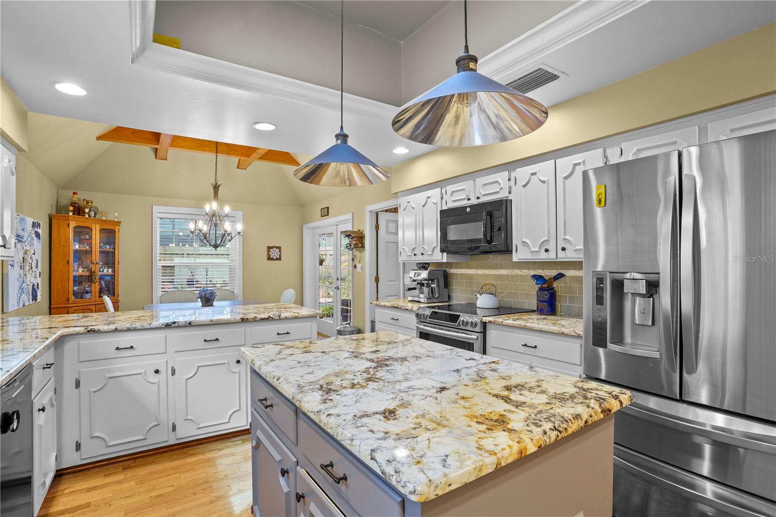 Image 18 of 57 For 214 Thistlewood Circle