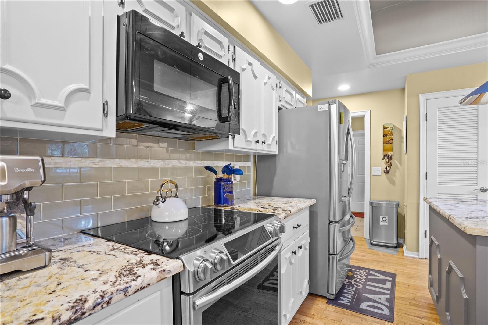 Image 19 of 57 For 214 Thistlewood Circle