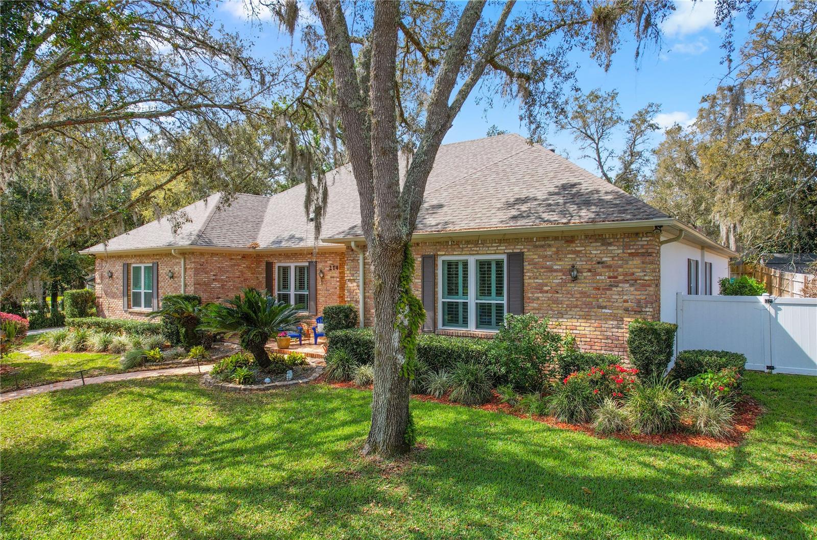 Image 2 of 57 For 214 Thistlewood Circle