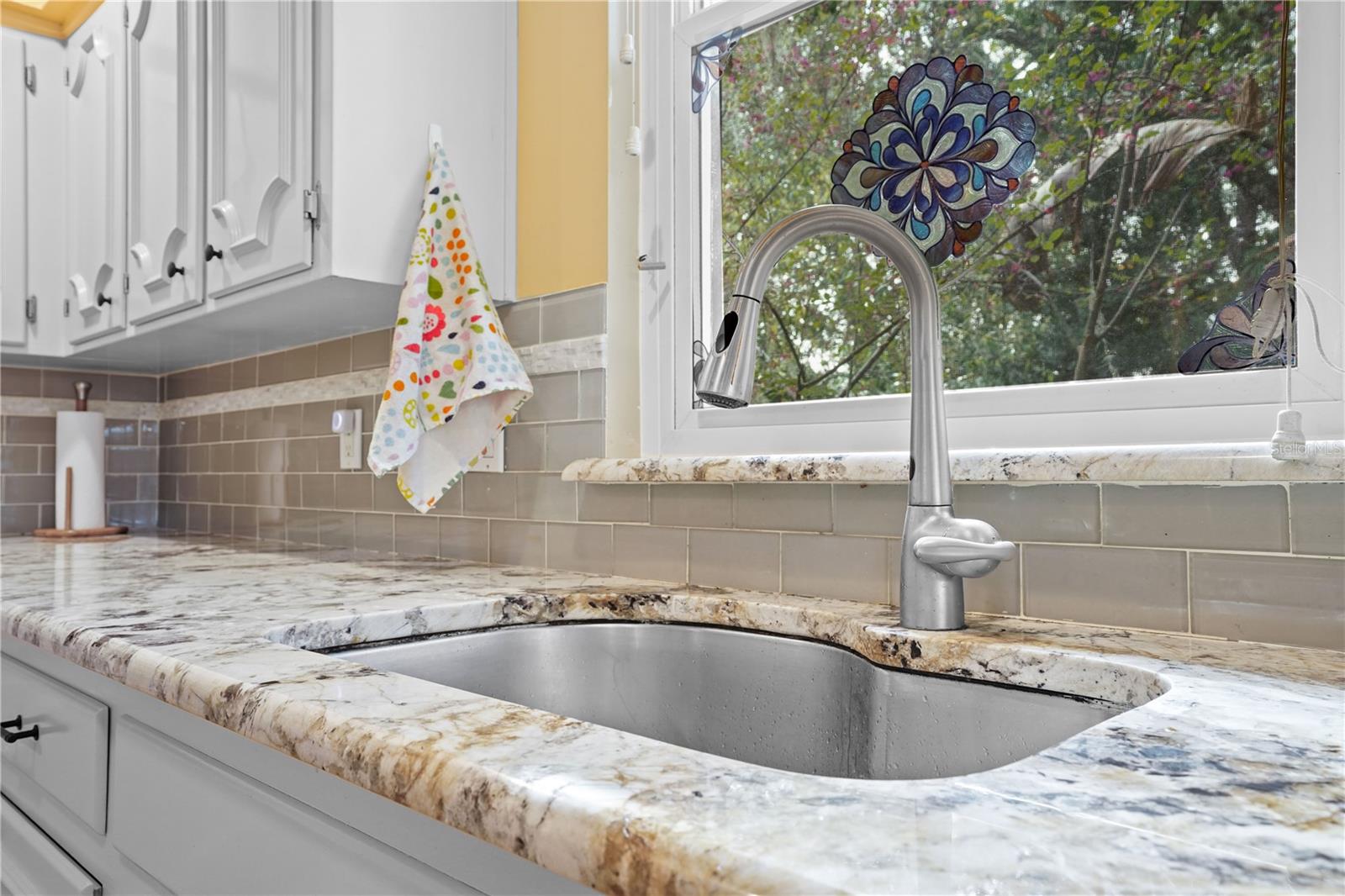 Image 20 of 57 For 214 Thistlewood Circle