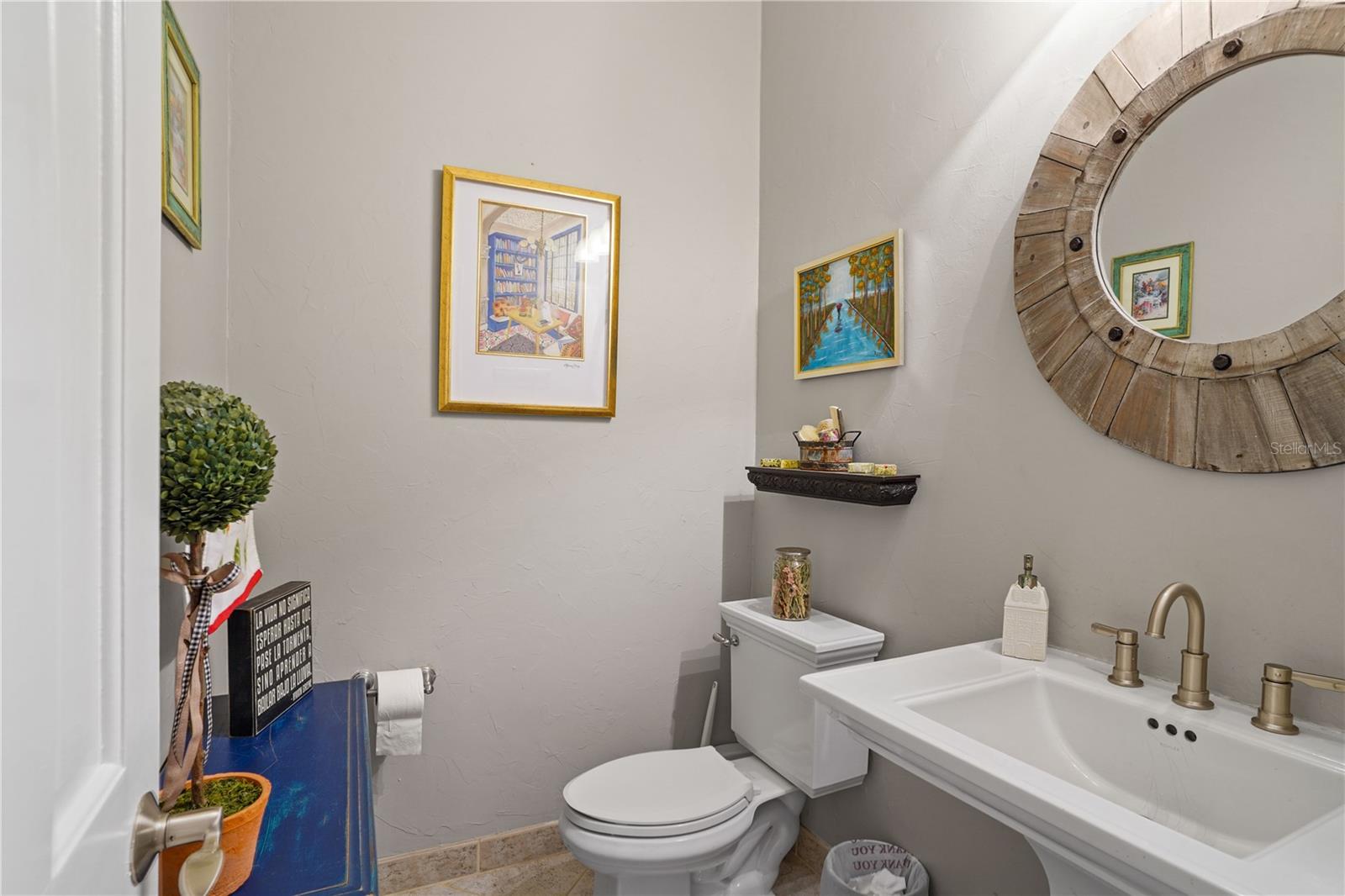 Image 37 of 57 For 214 Thistlewood Circle