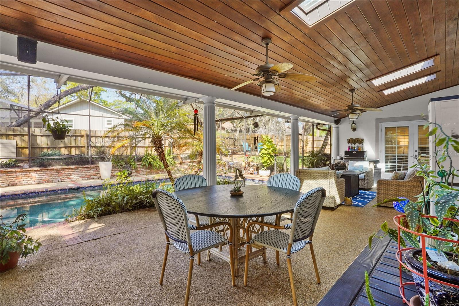 Image 43 of 57 For 214 Thistlewood Circle