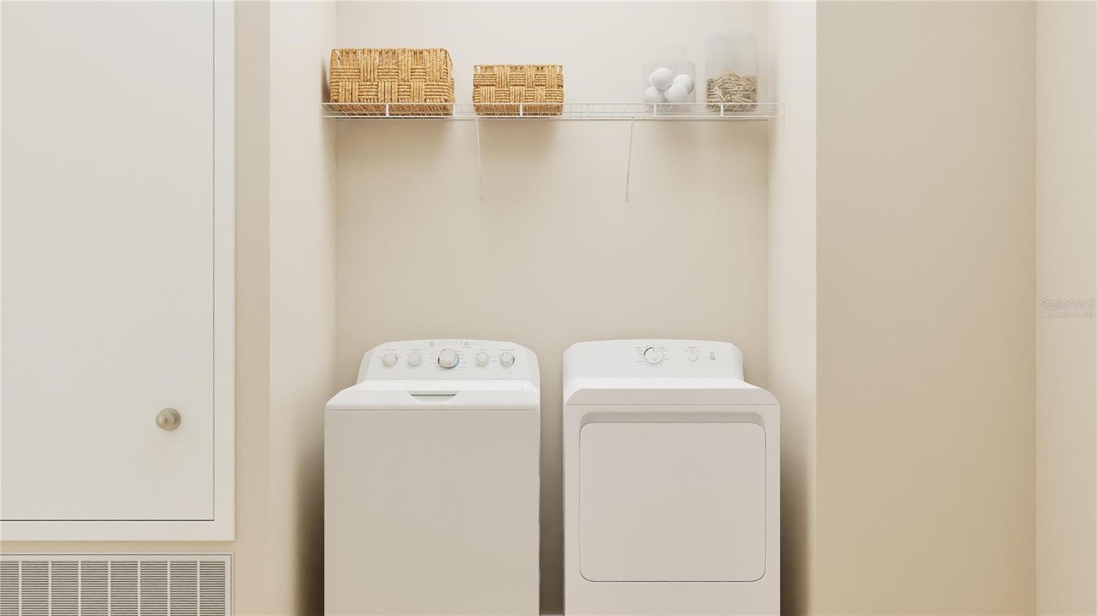 Image 14 of 25 For 5569 Fiona Lane