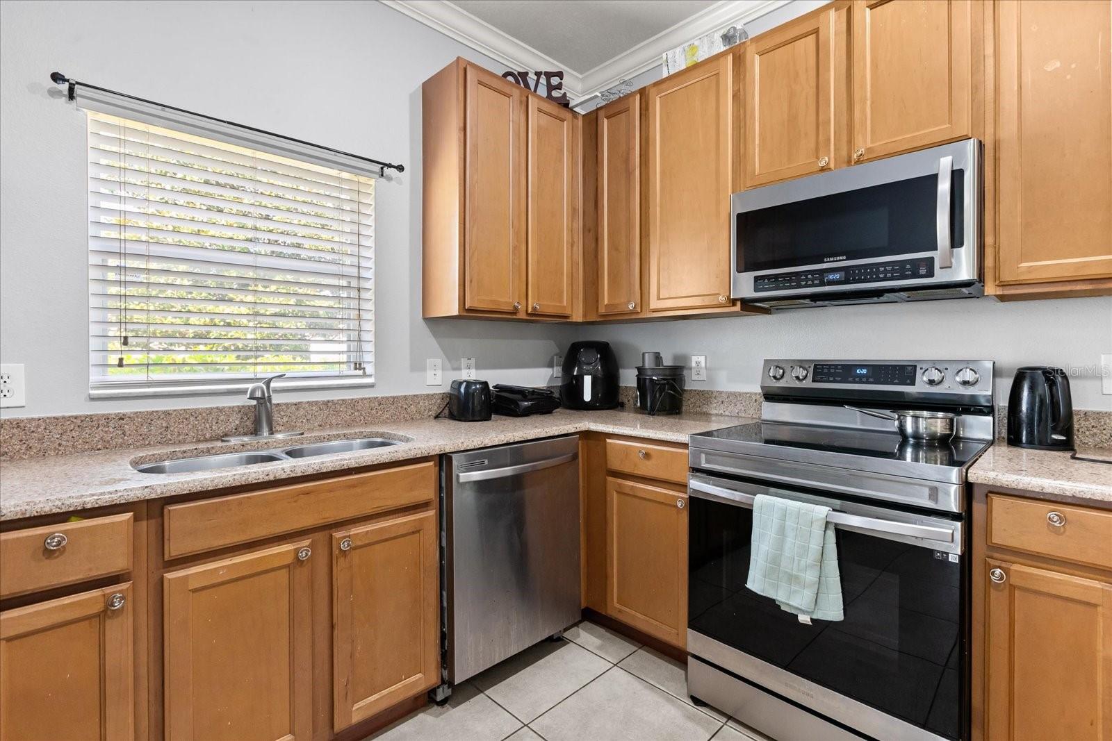 Image 10 of 31 For 662 Fortanini Circle