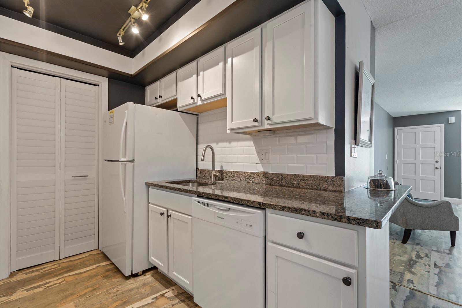 Image 4 of 22 For 202 Esplanade Way E 104