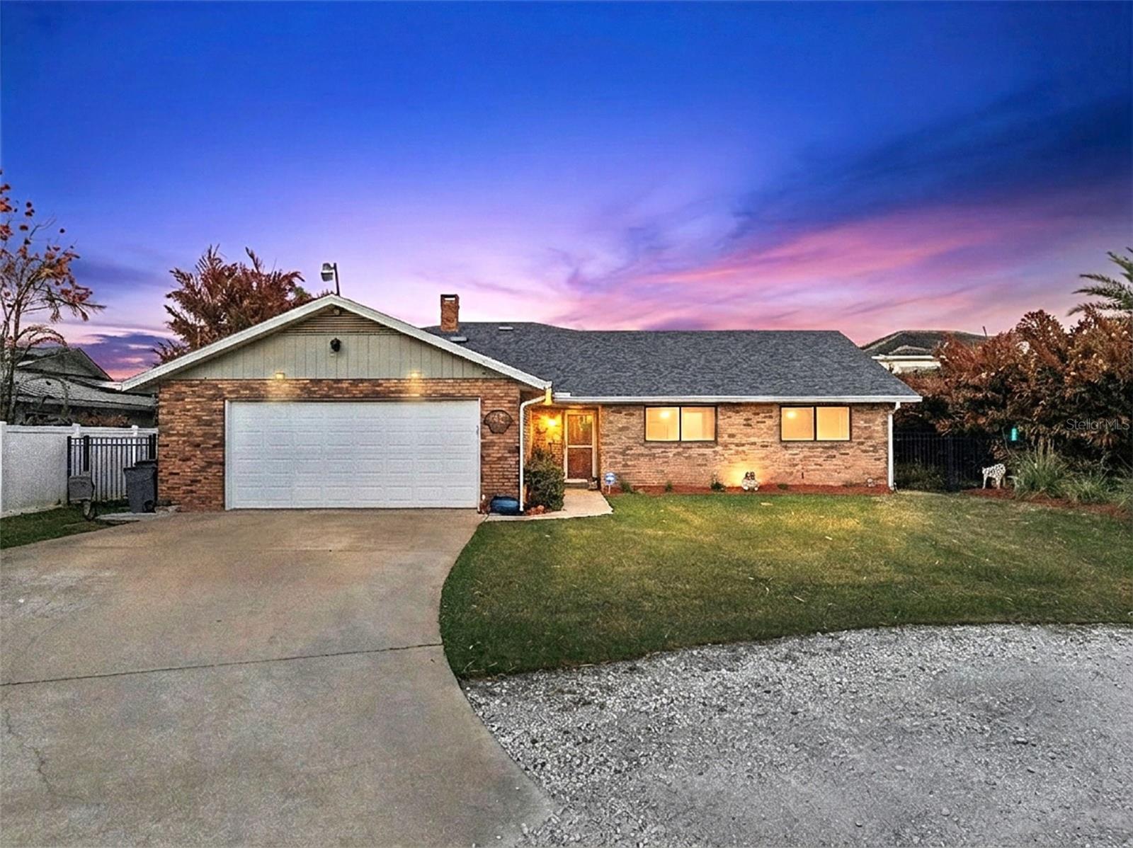 Image 17 of 41 For 1703 Riverside Drive