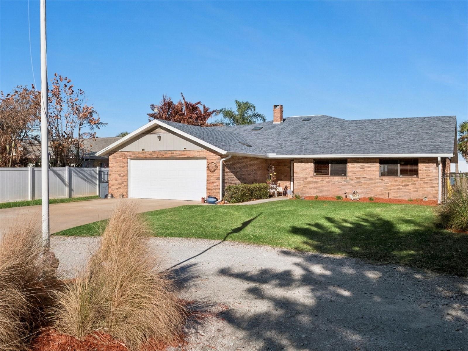 Image 19 of 41 For 1703 Riverside Drive