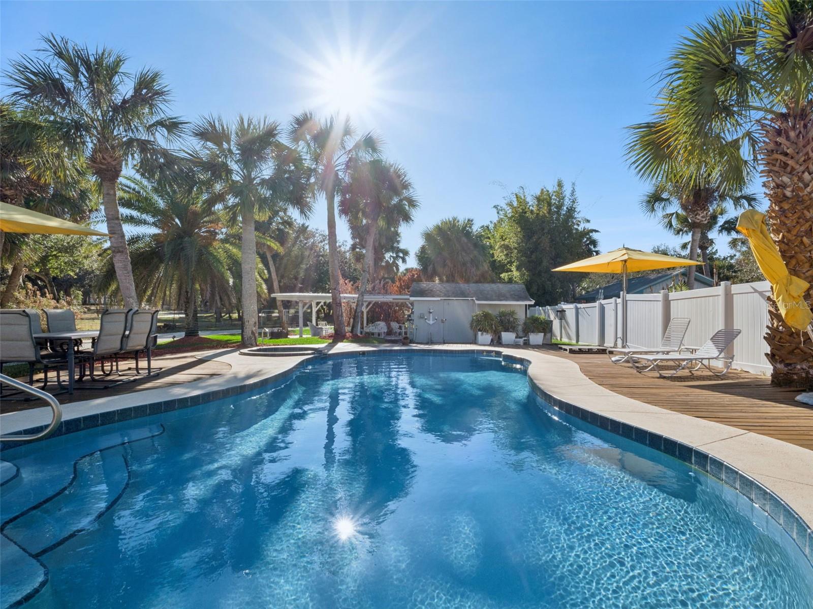 Image 22 of 41 For 1703 Riverside Drive