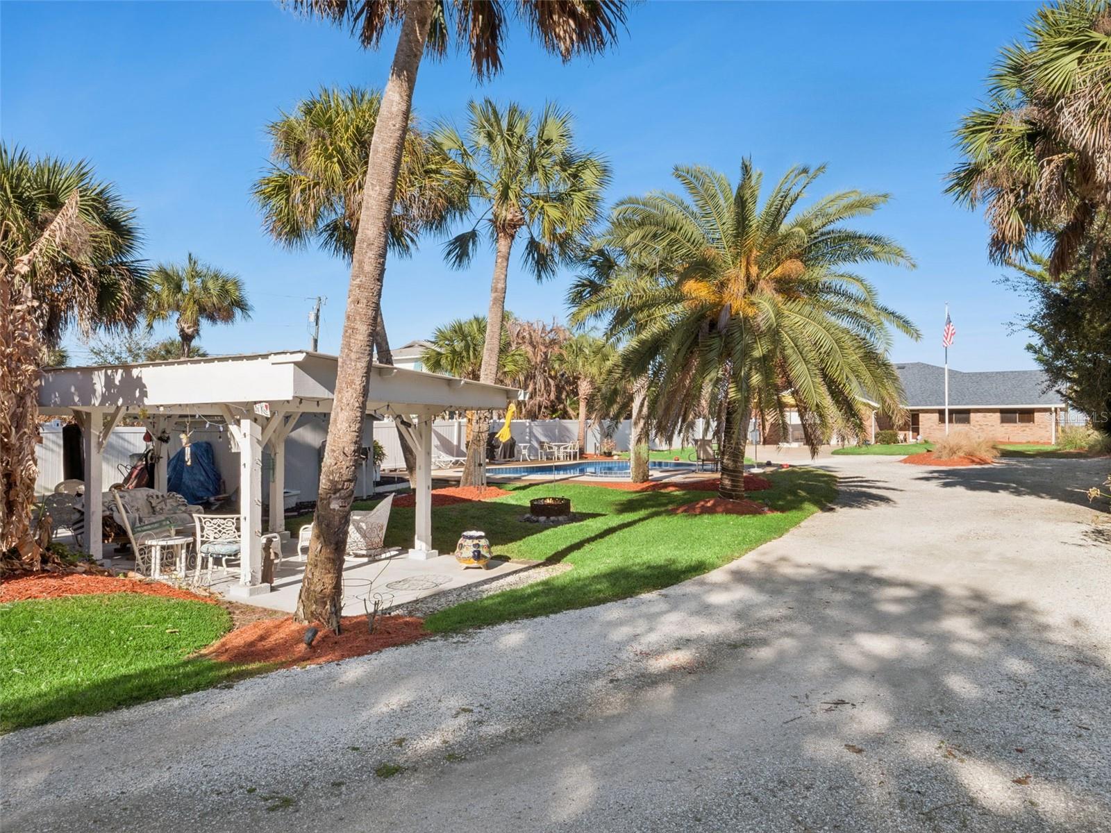 Image 24 of 41 For 1703 Riverside Drive