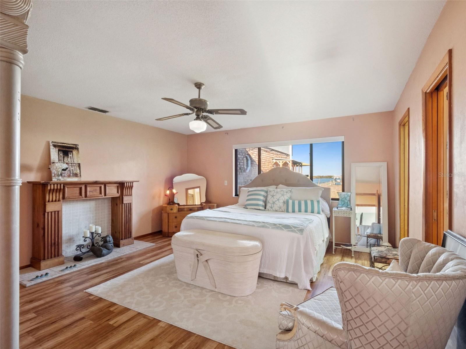 Image 34 of 41 For 1703 Riverside Drive