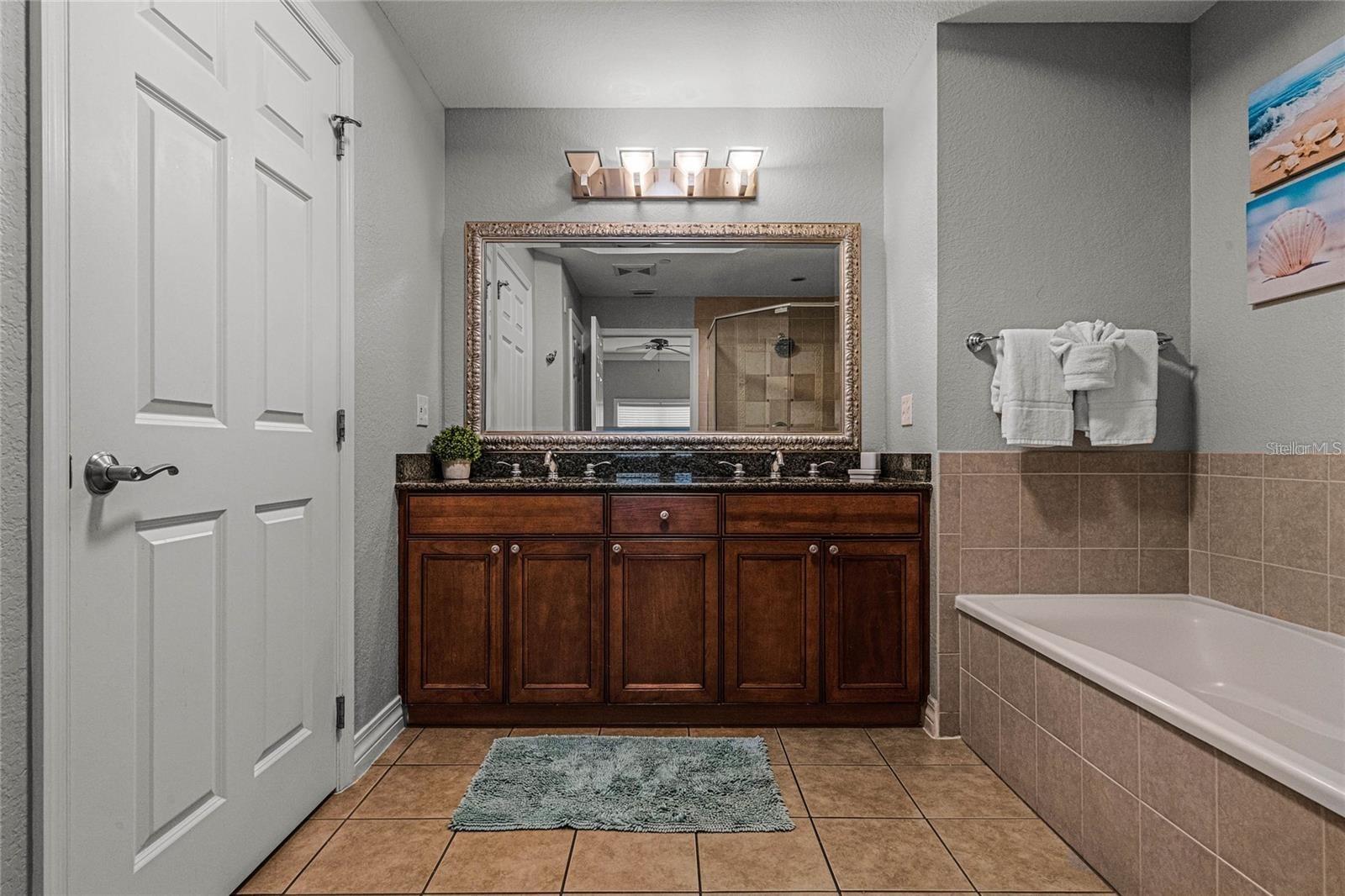 Image 15 of 26 For 1102 Sunset View Circle 204