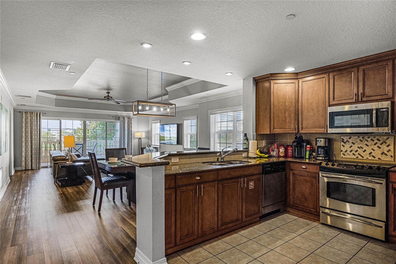 Image 7 of 26 For 1102 Sunset View Circle 204