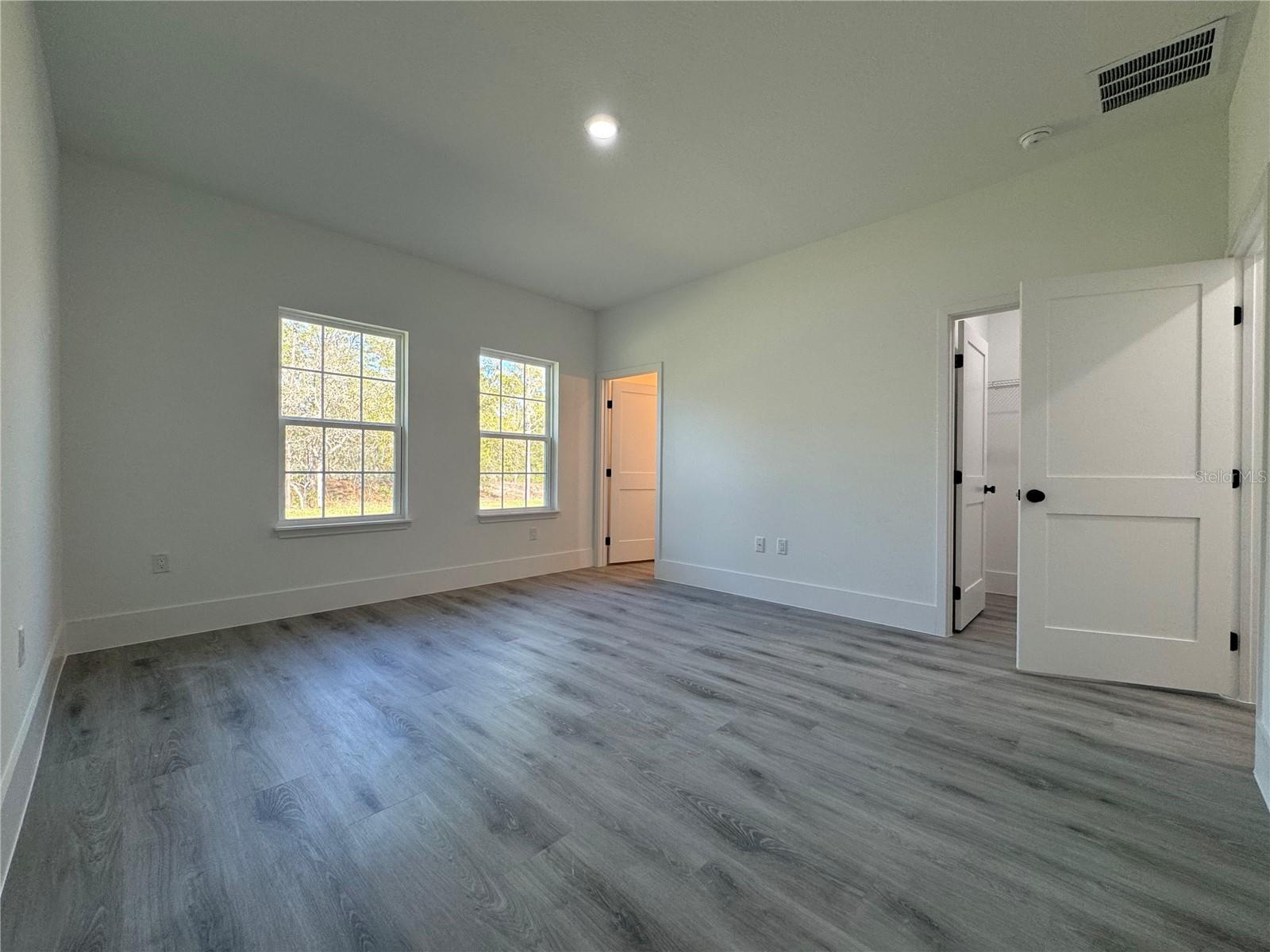 Image 32 of 34 For 9495 Sandree Drive