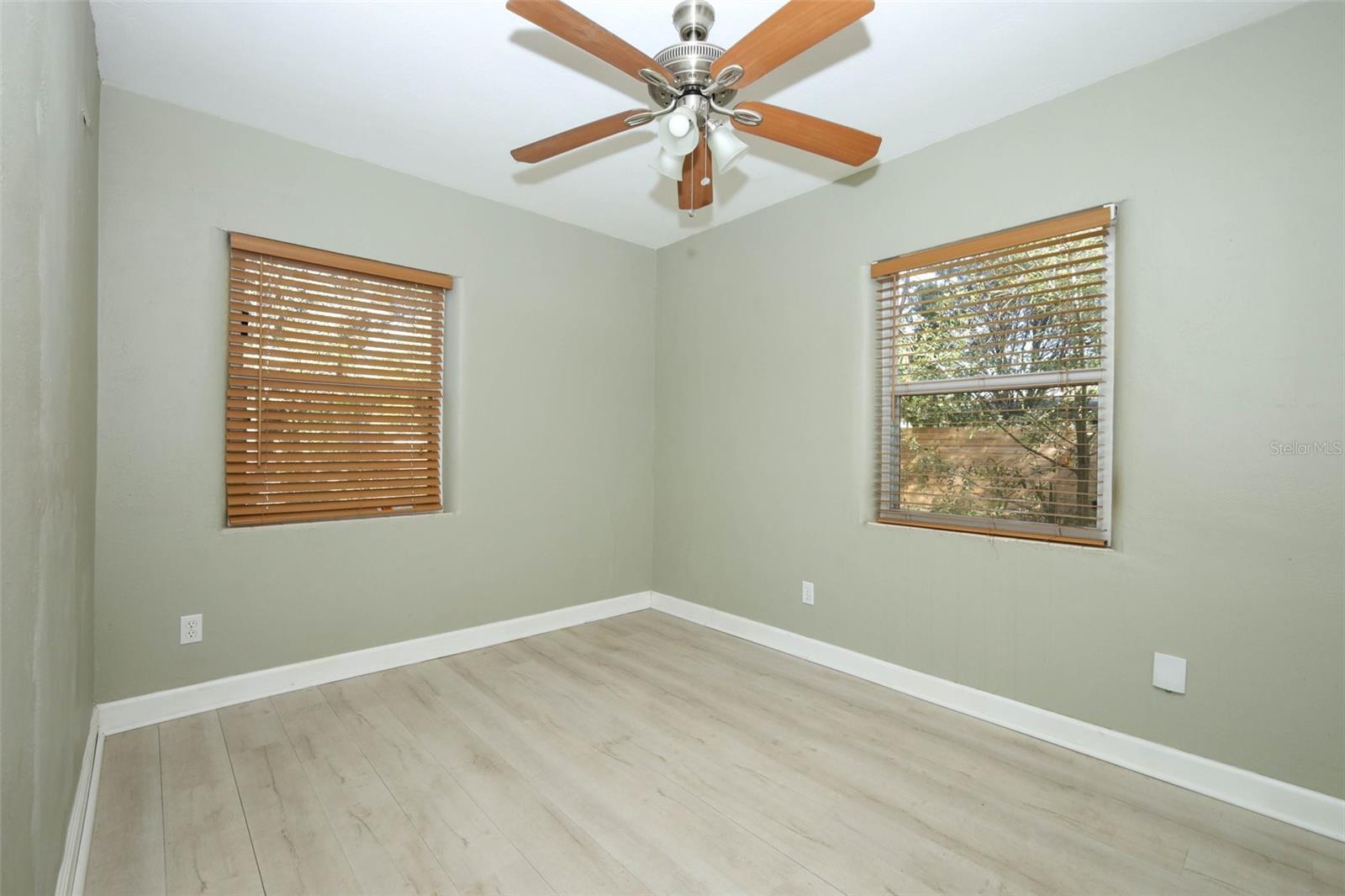 Image 25 of 37 For 2609 Homer Circle