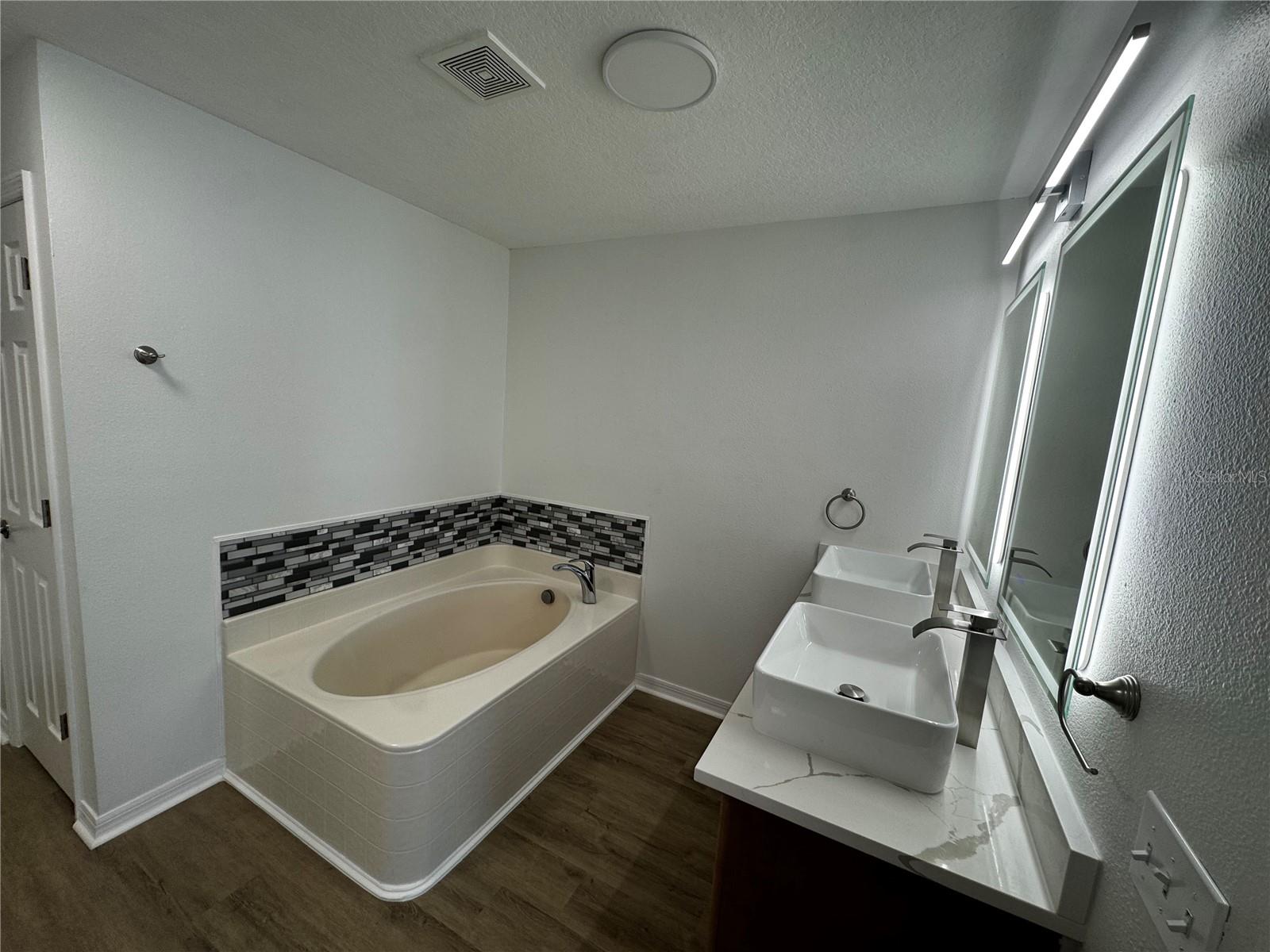 Image 18 of 33 For 2109 Aitkin Loop