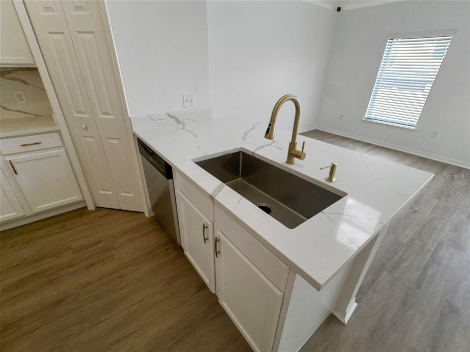 Image 4 of 33 For 2109 Aitkin Loop