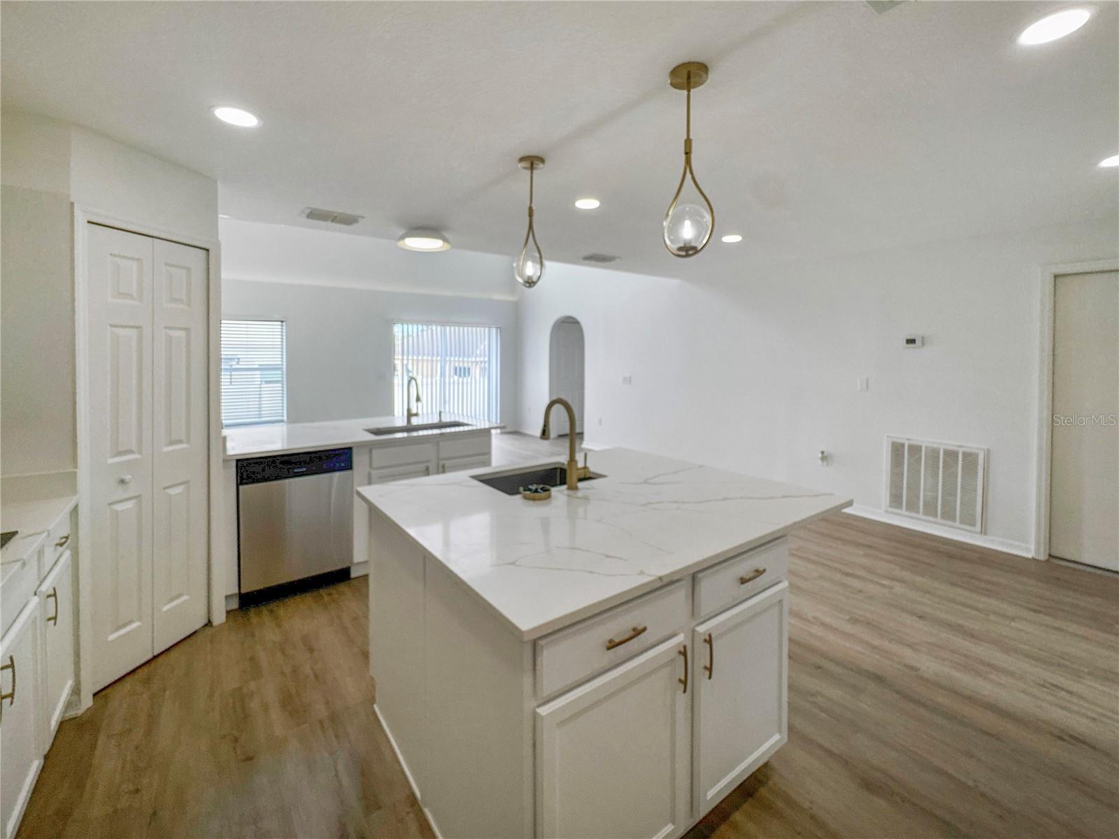 Image 5 of 33 For 2109 Aitkin Loop