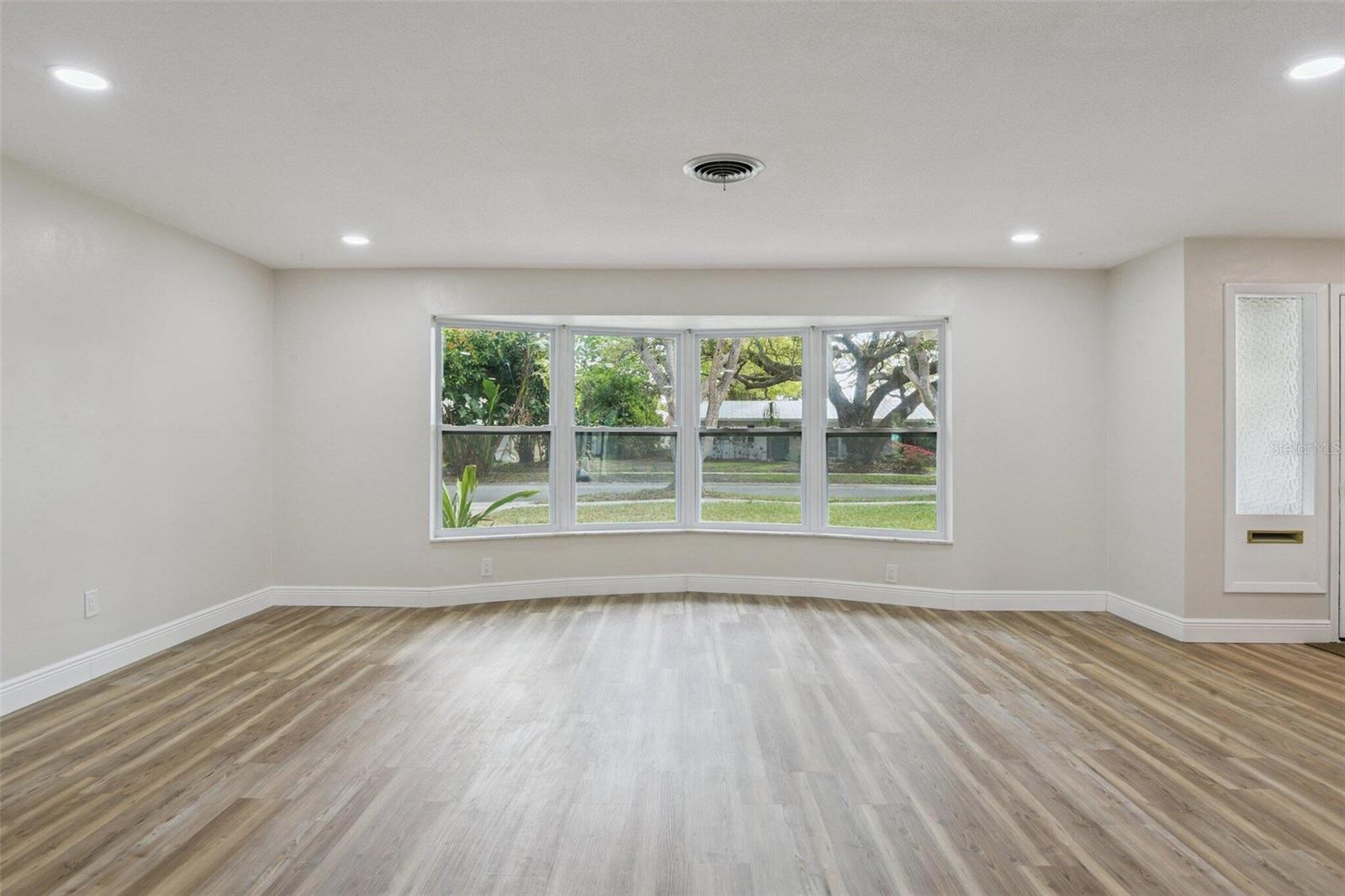 Image 10 of 25 For 1380 Williams Court