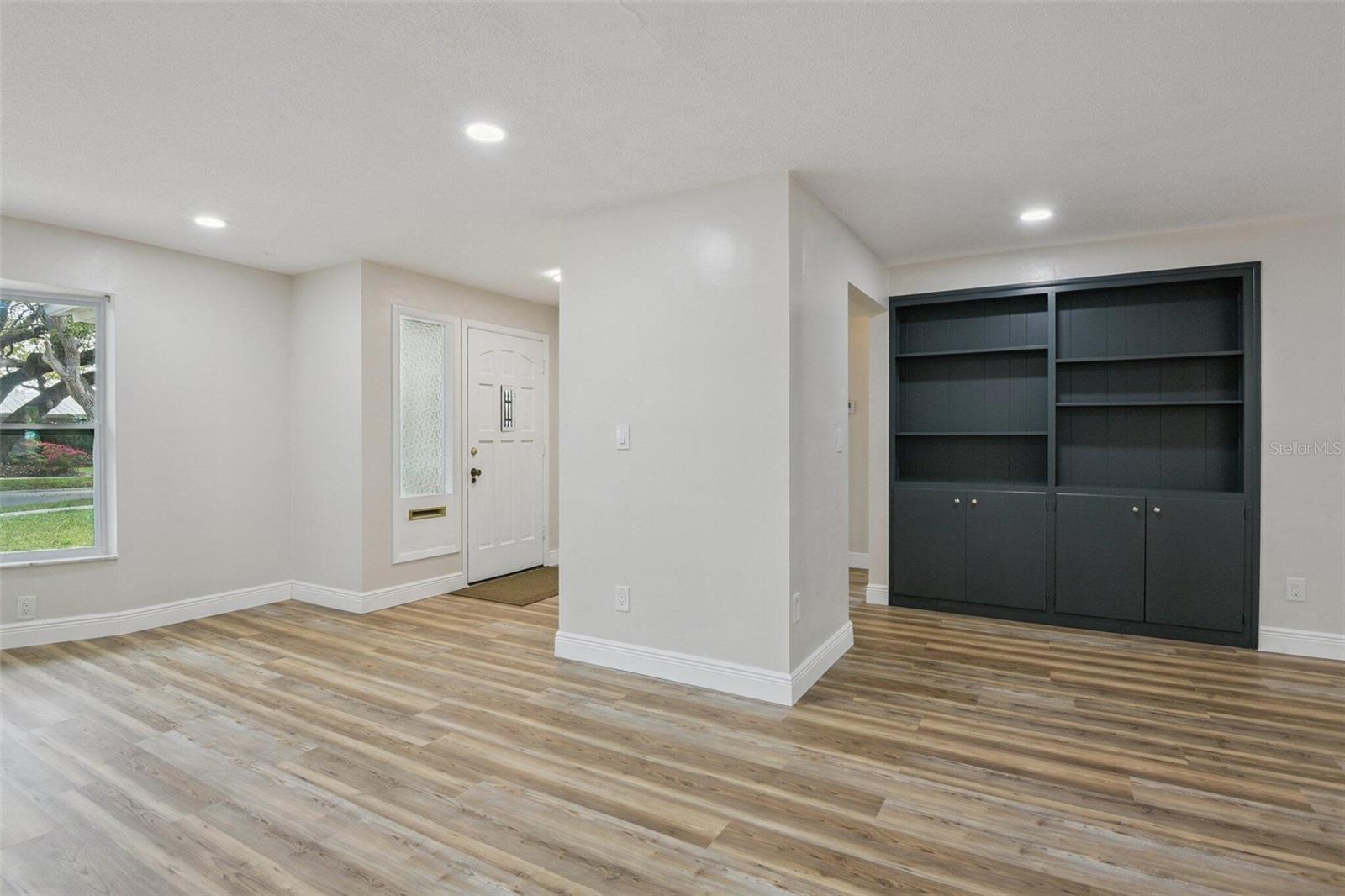 Image 11 of 25 For 1380 Williams Court