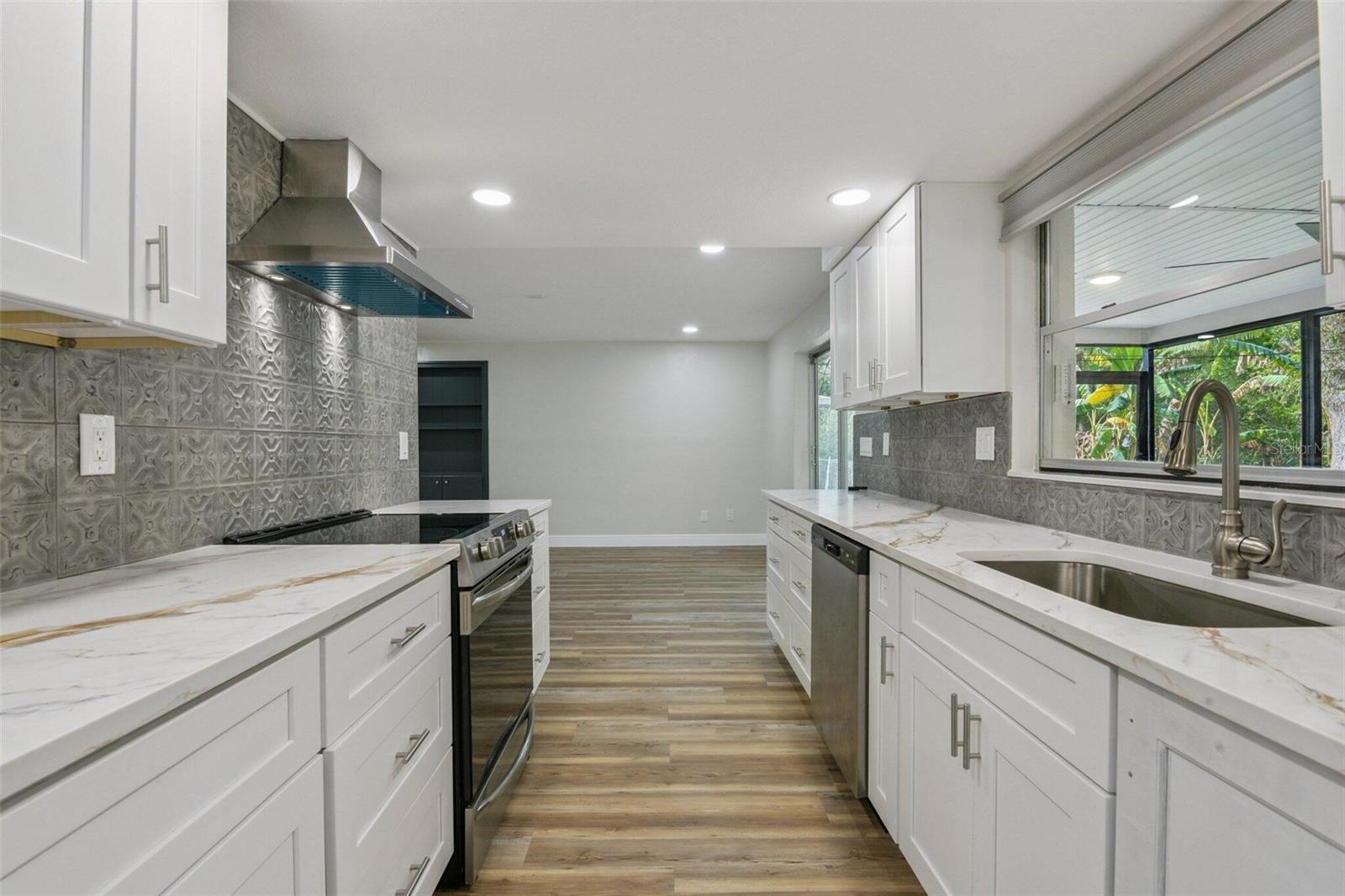 Image 14 of 25 For 1380 Williams Court