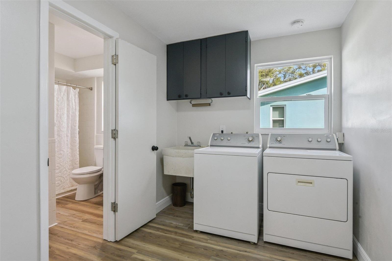 Image 16 of 25 For 1380 Williams Court