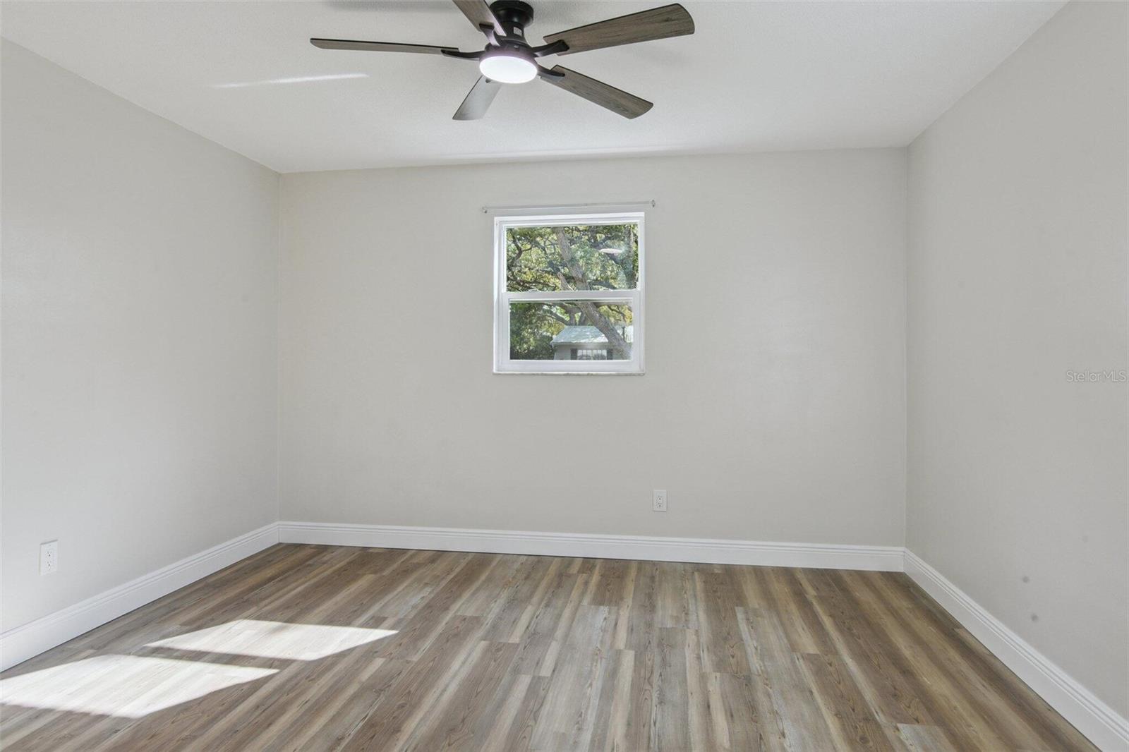 Image 19 of 25 For 1380 Williams Court