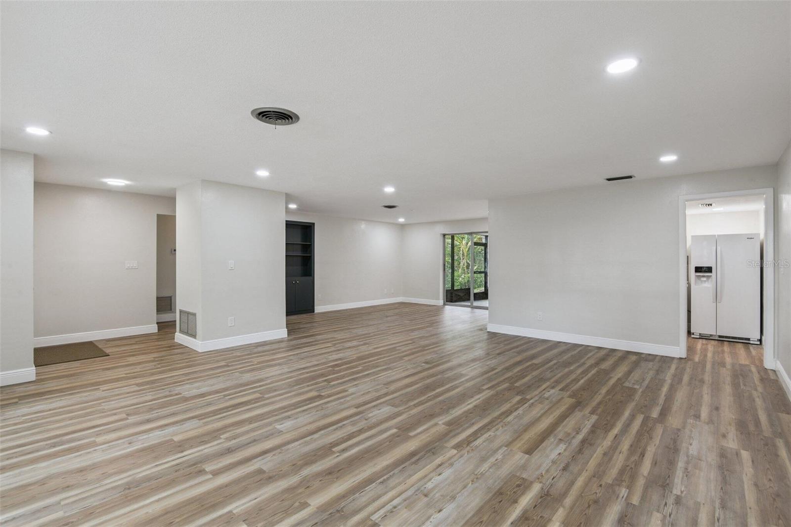 Image 8 of 25 For 1380 Williams Court