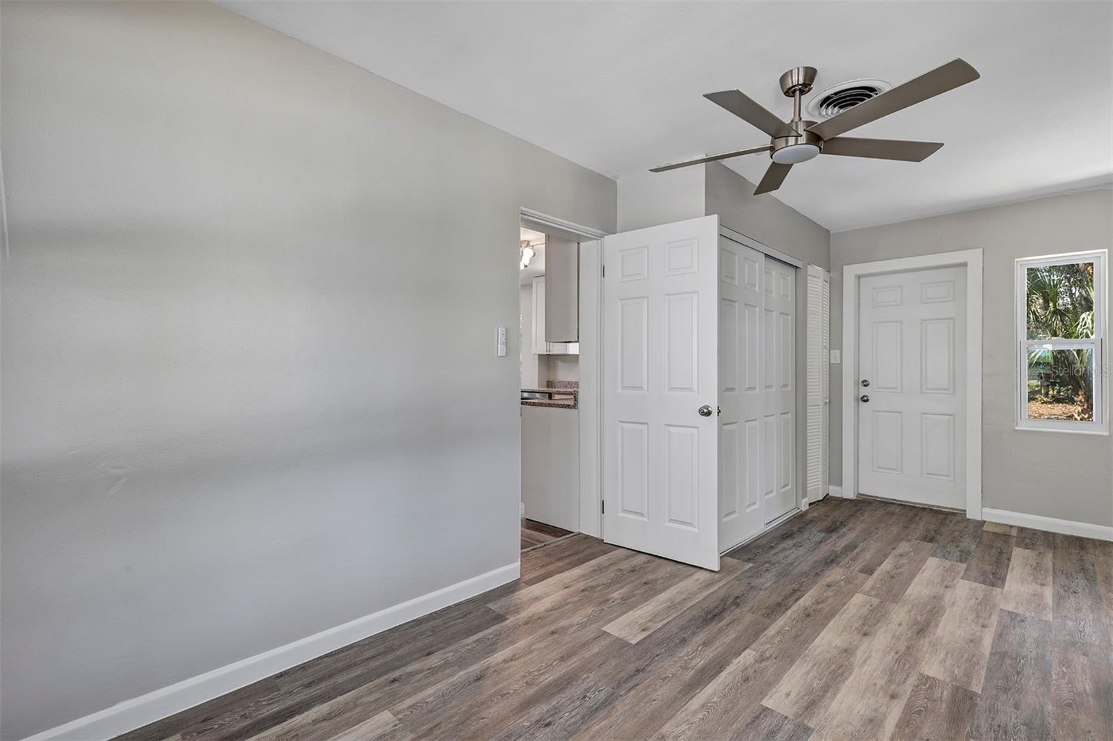 Image 16 of 38 For 14 Sunshine Boulevard