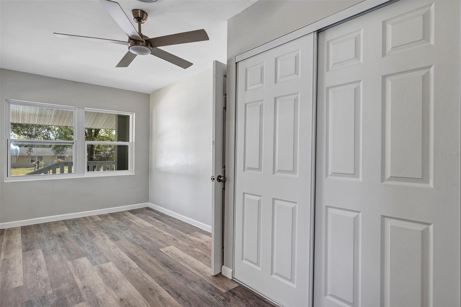 Image 17 of 38 For 14 Sunshine Boulevard