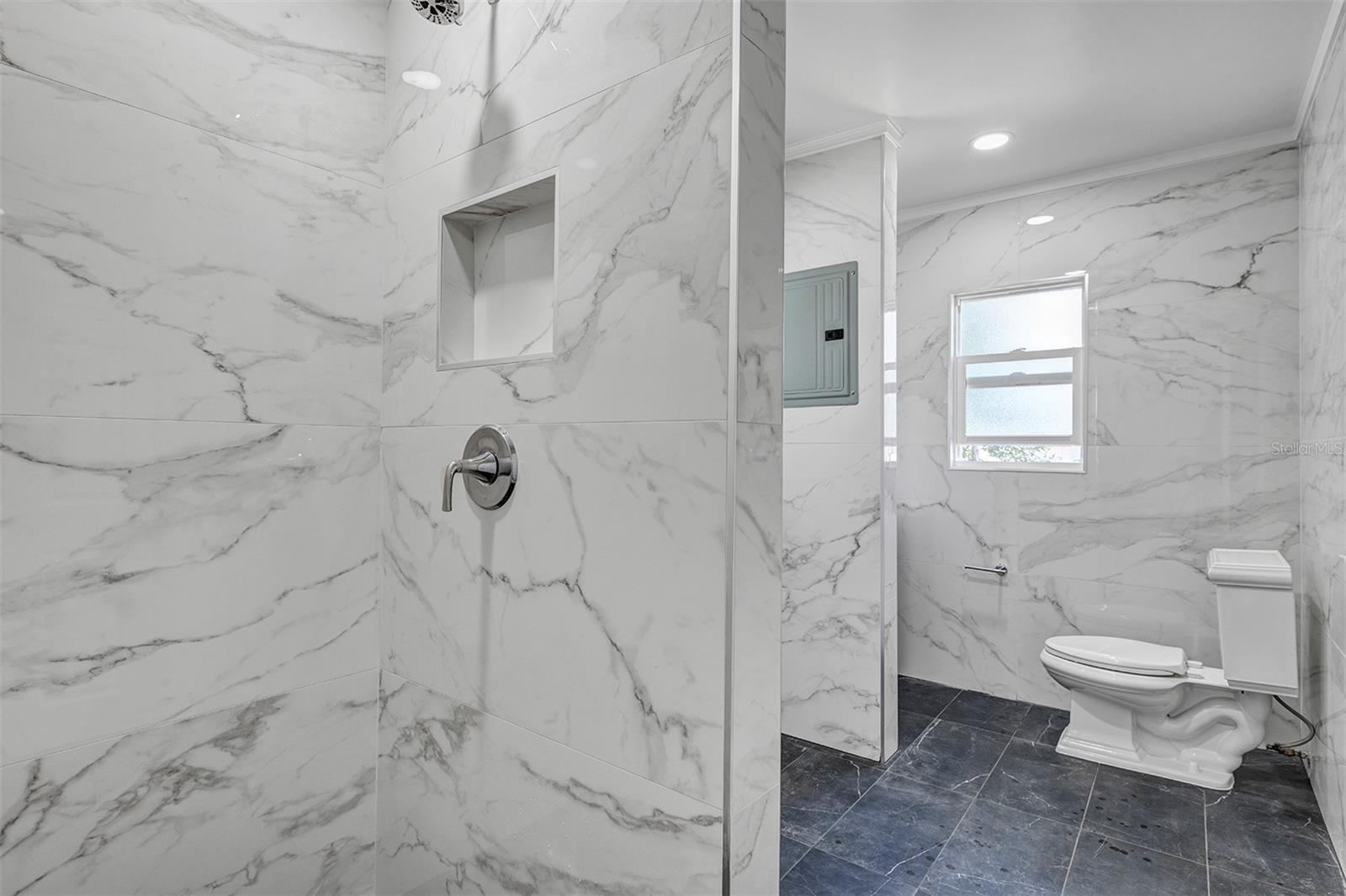 Image 19 of 38 For 14 Sunshine Boulevard