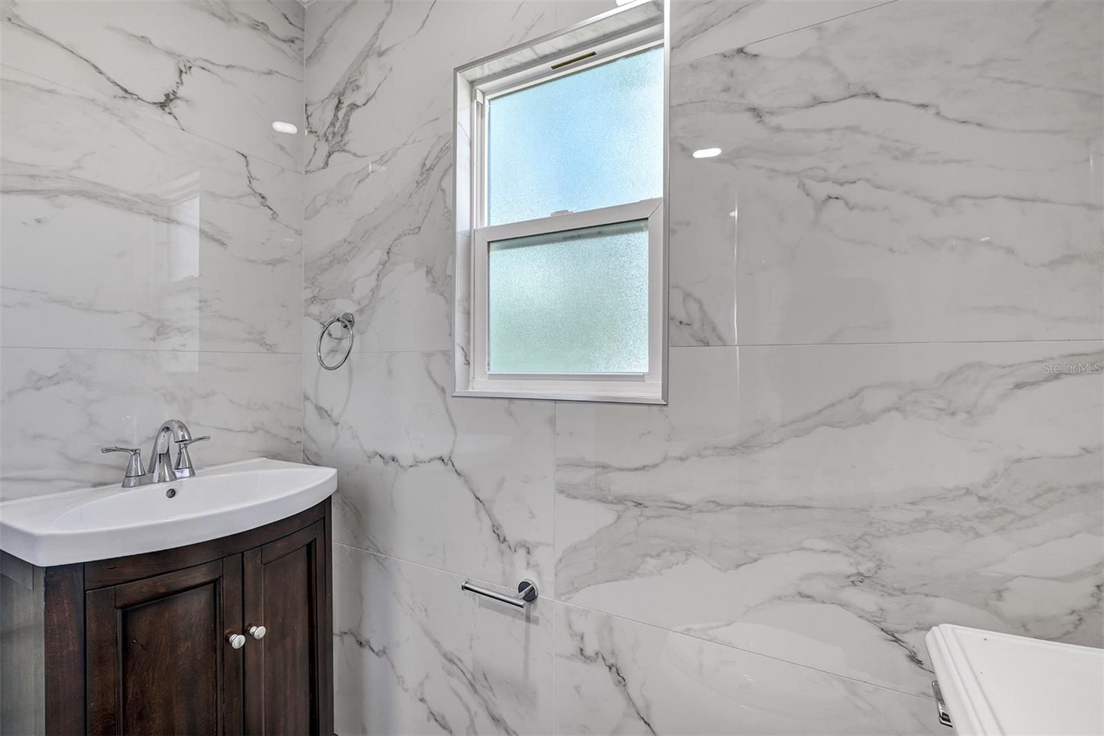 Image 21 of 38 For 14 Sunshine Boulevard