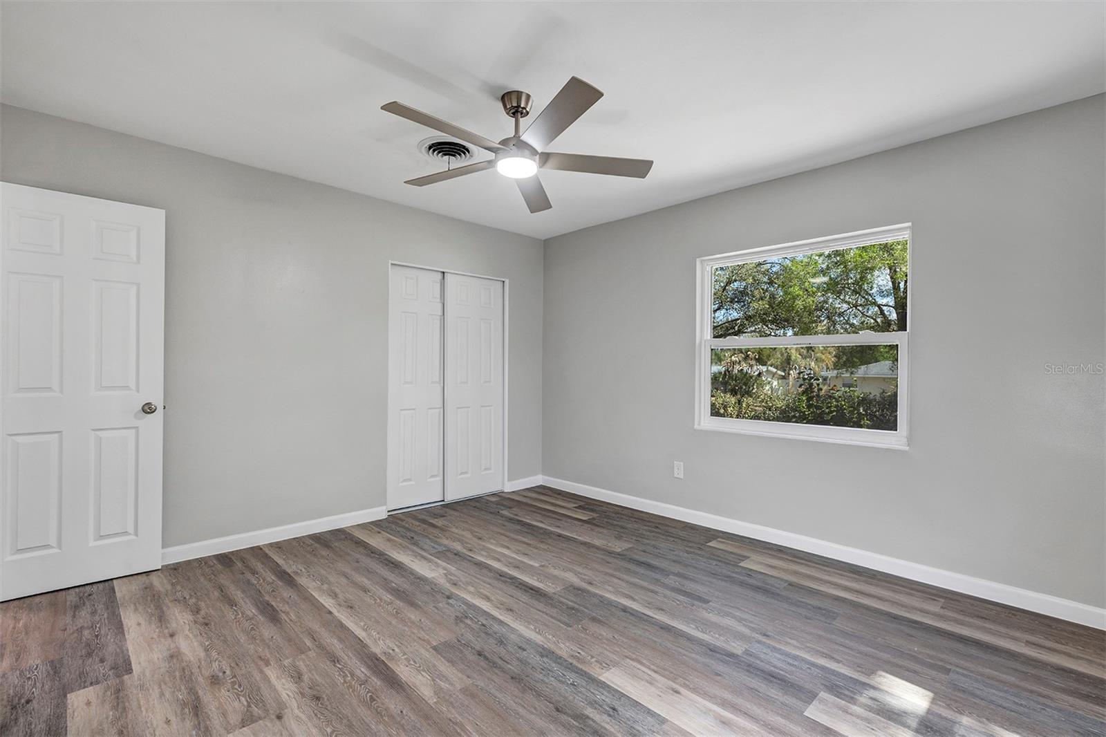 Image 25 of 38 For 14 Sunshine Boulevard