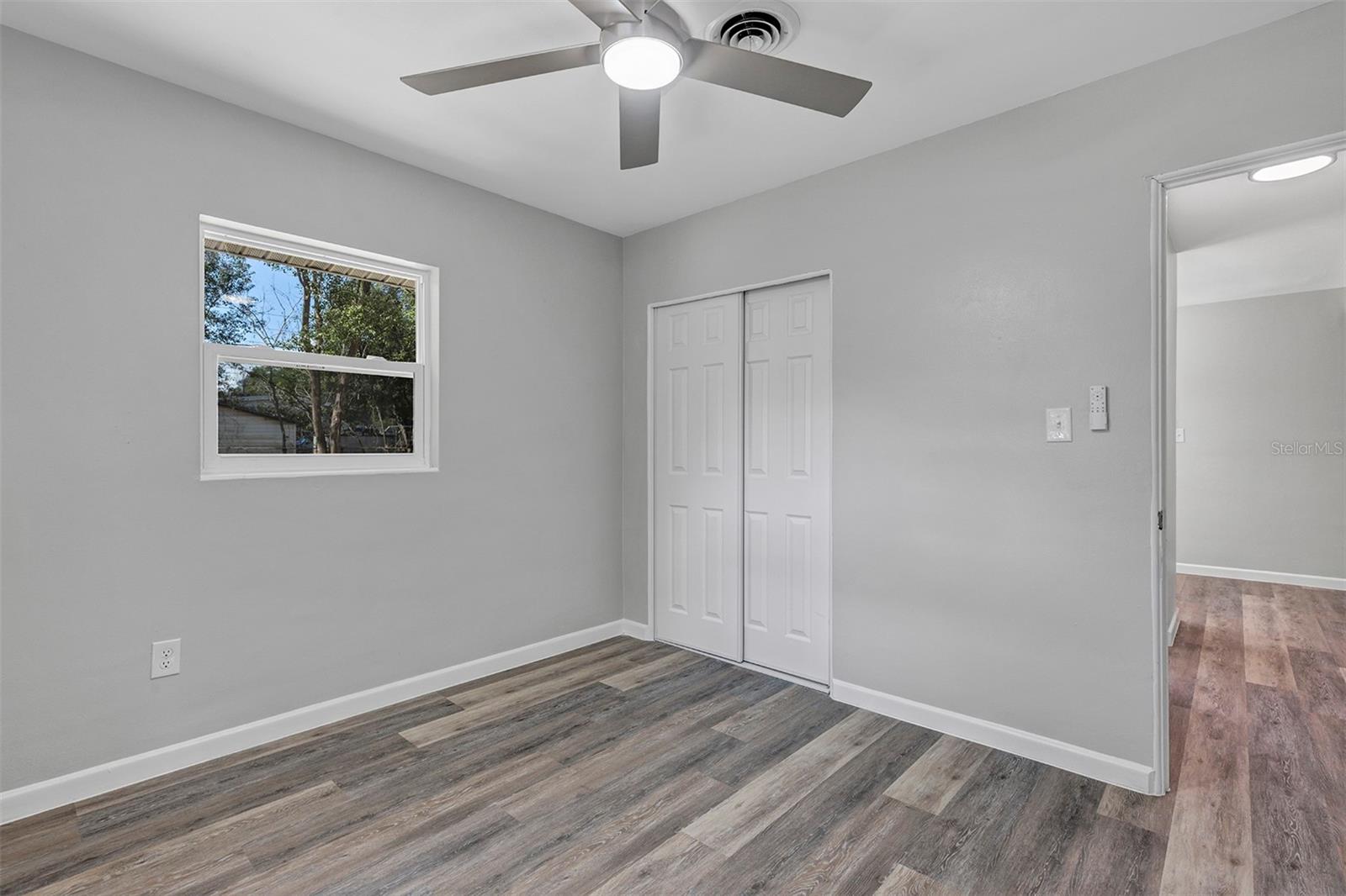 Image 28 of 38 For 14 Sunshine Boulevard