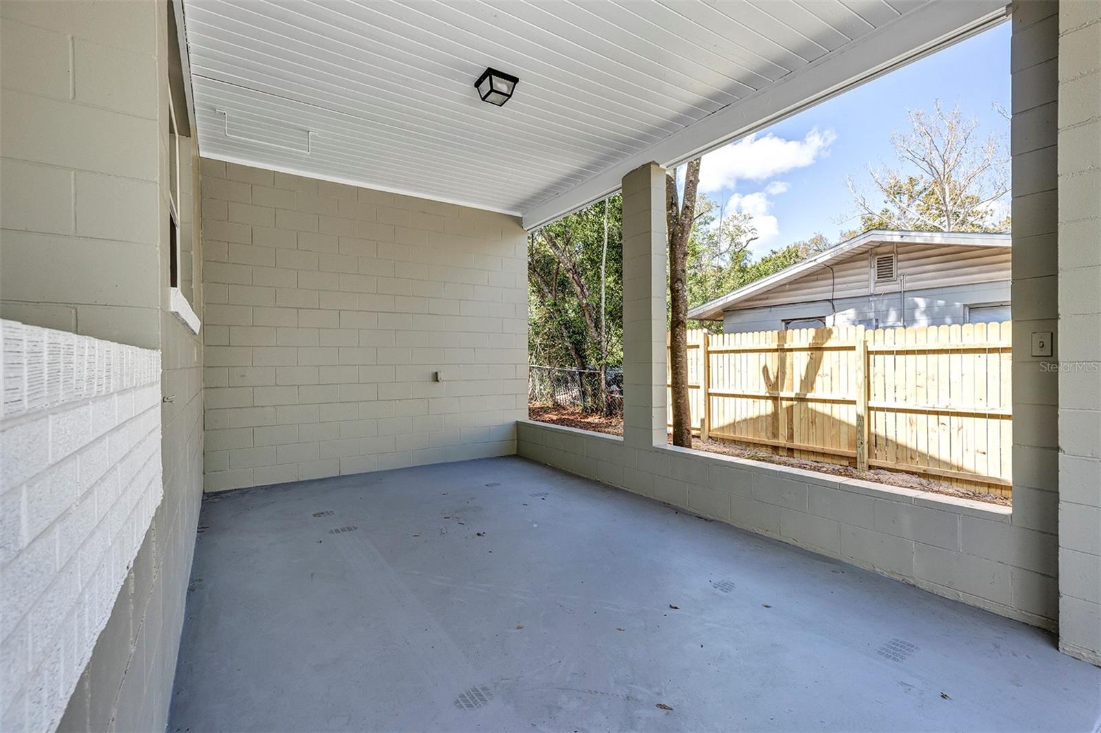 Image 33 of 38 For 14 Sunshine Boulevard