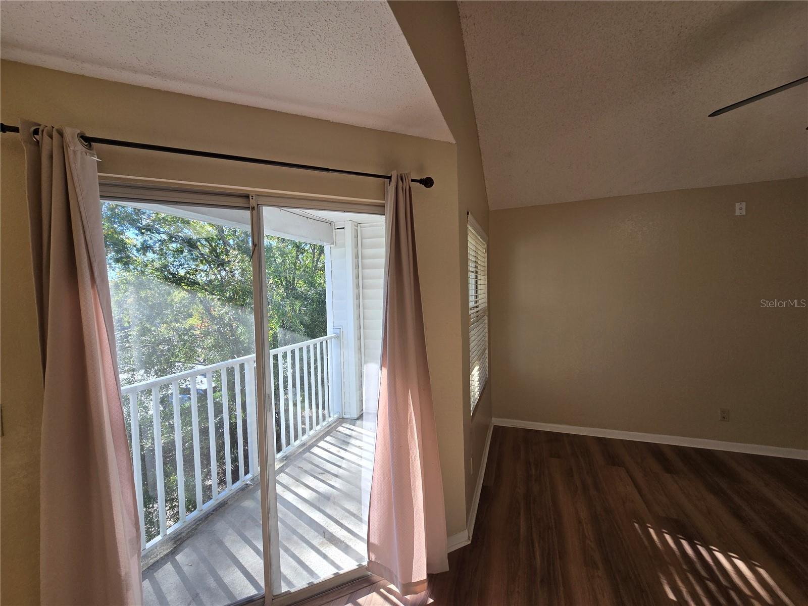 Image 11 of 35 For 11582 Westwood Boulevard 1436