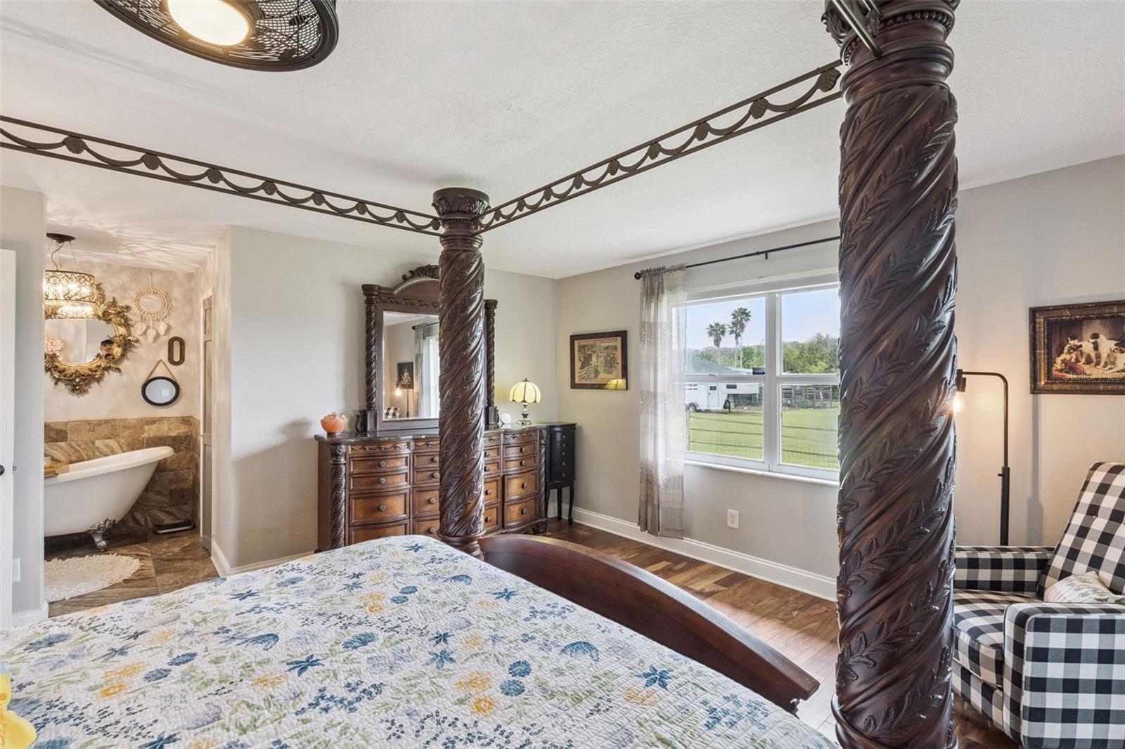 Image 24 of 59 For 1330 Lake Mills Road