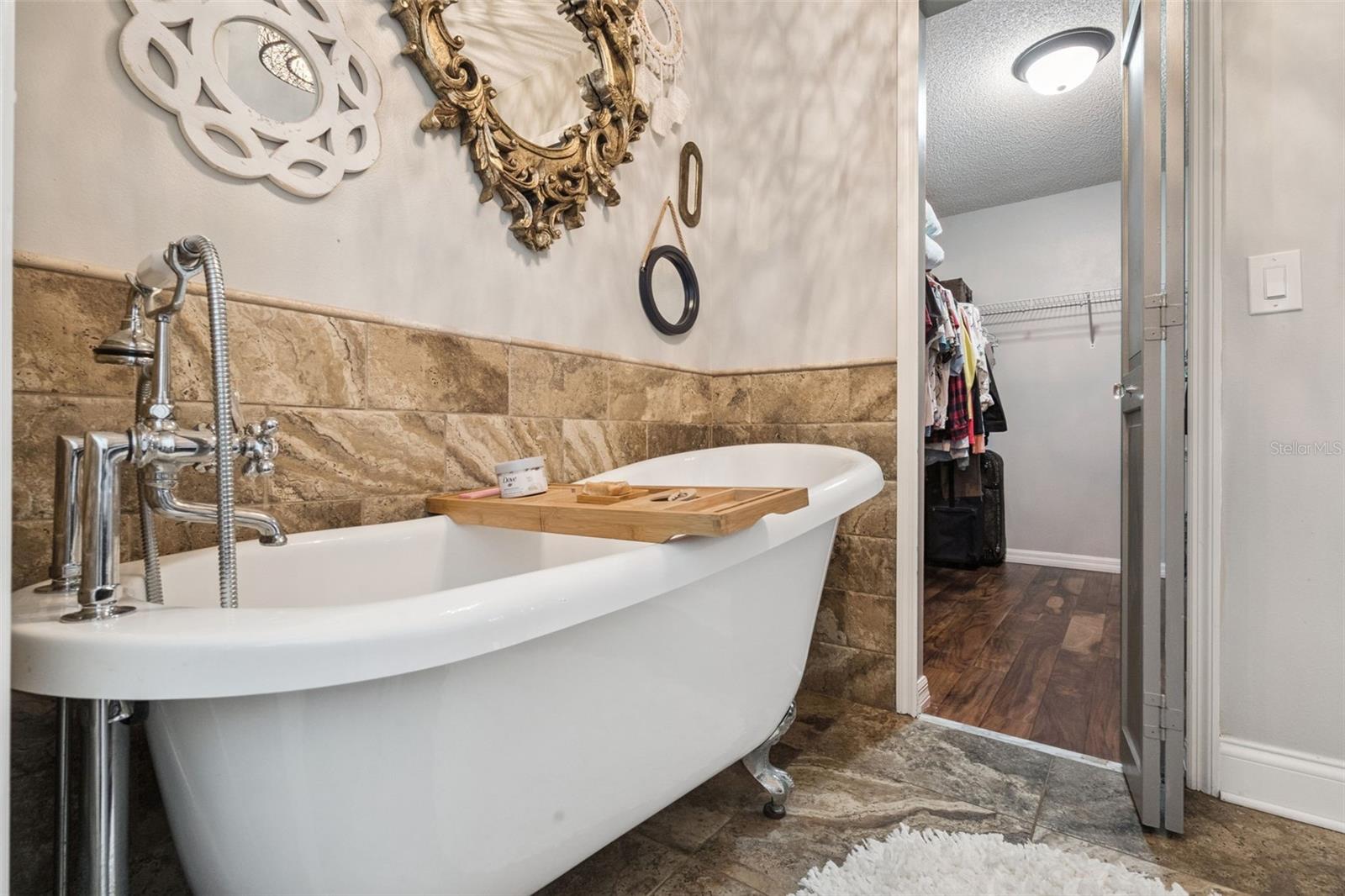 Image 26 of 59 For 1330 Lake Mills Road