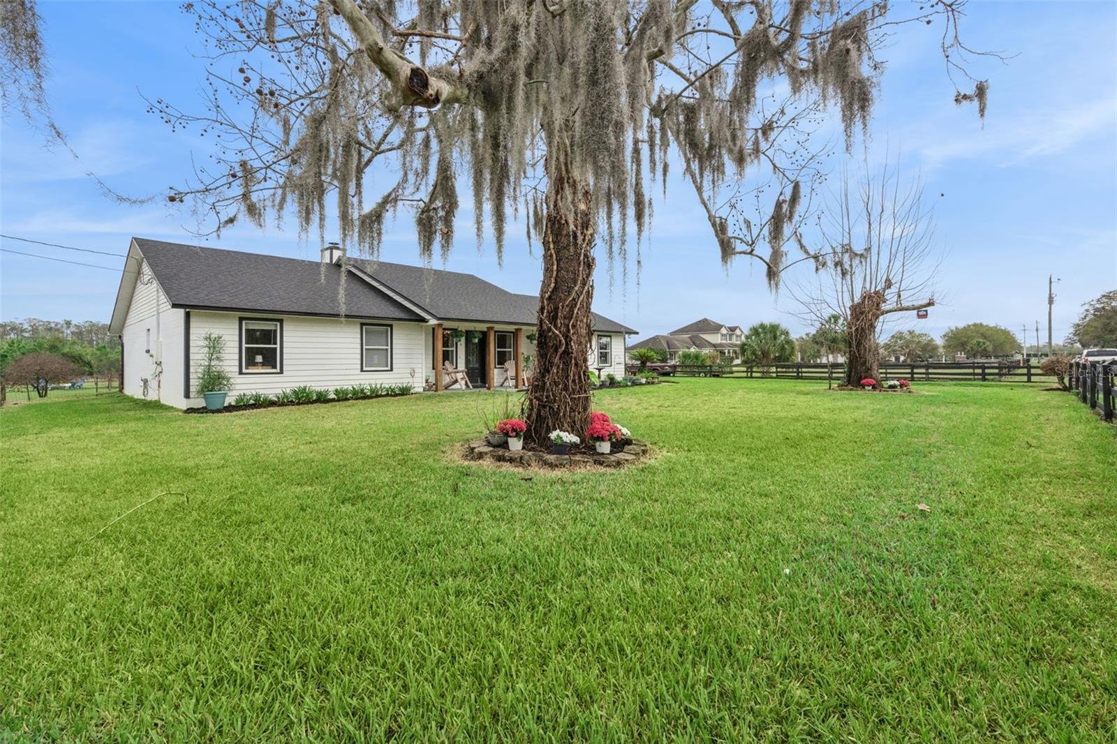 Image 3 of 59 For 1330 Lake Mills Road