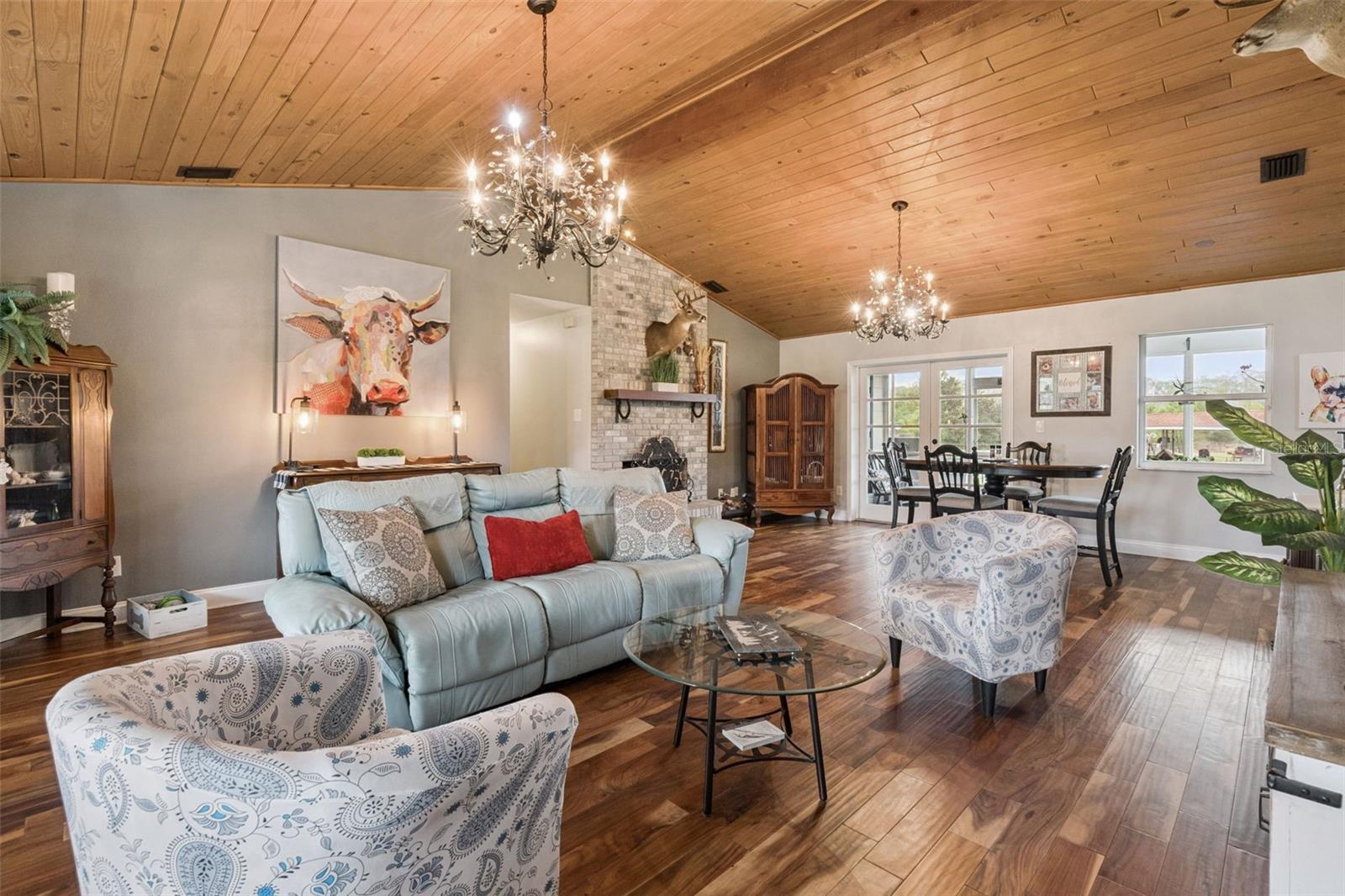 Image 8 of 59 For 1330 Lake Mills Road