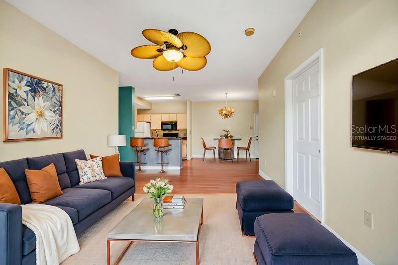 Image 11 of 34 For 5471 Vineland Road 7301