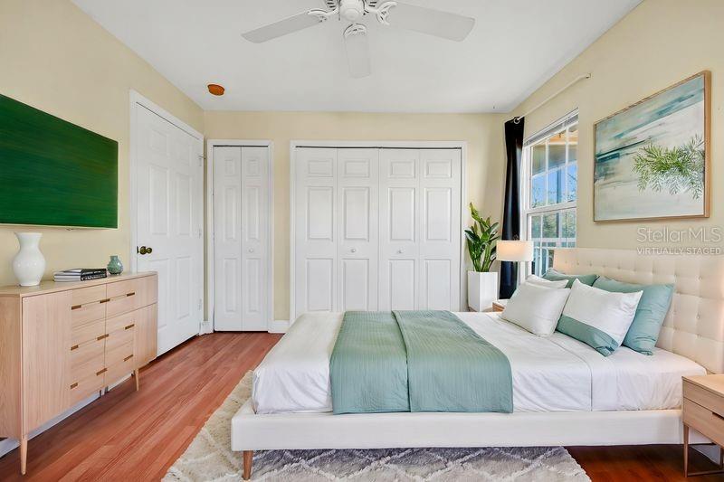 Image 13 of 34 For 5471 Vineland Road 7301