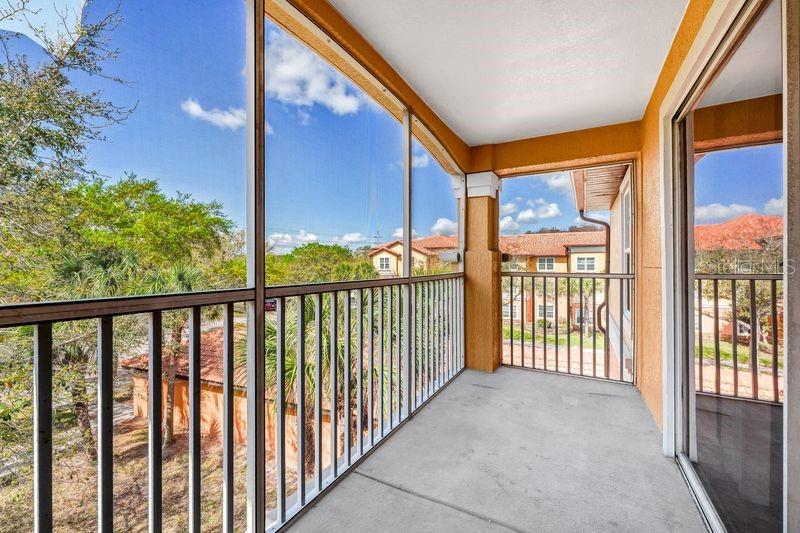 Image 22 of 34 For 5471 Vineland Road 7301