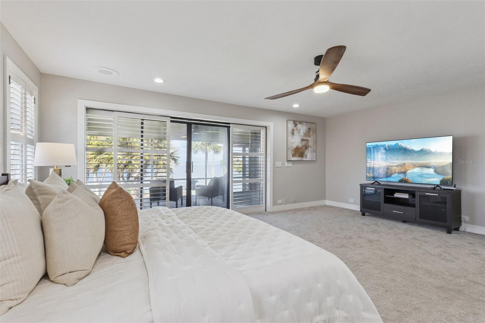 Image 26 of 71 For 303 Waterwood Drive