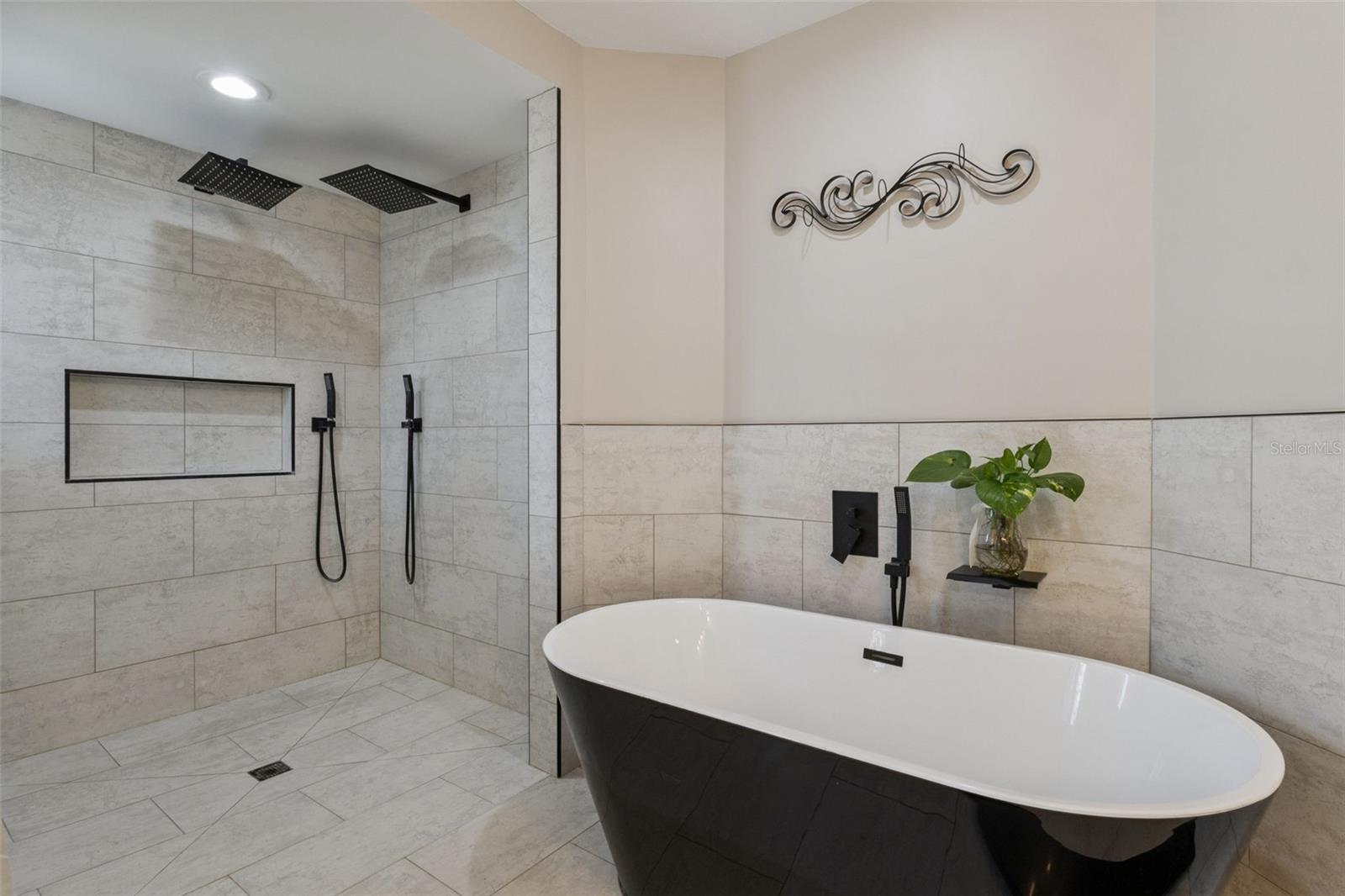 Image 32 of 71 For 303 Waterwood Drive