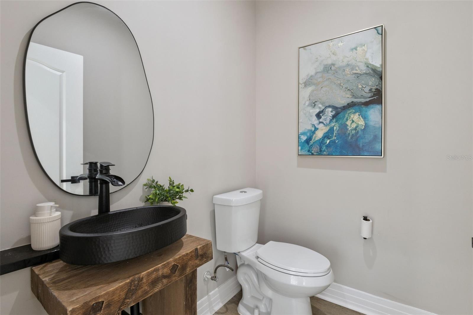 Image 34 of 71 For 303 Waterwood Drive