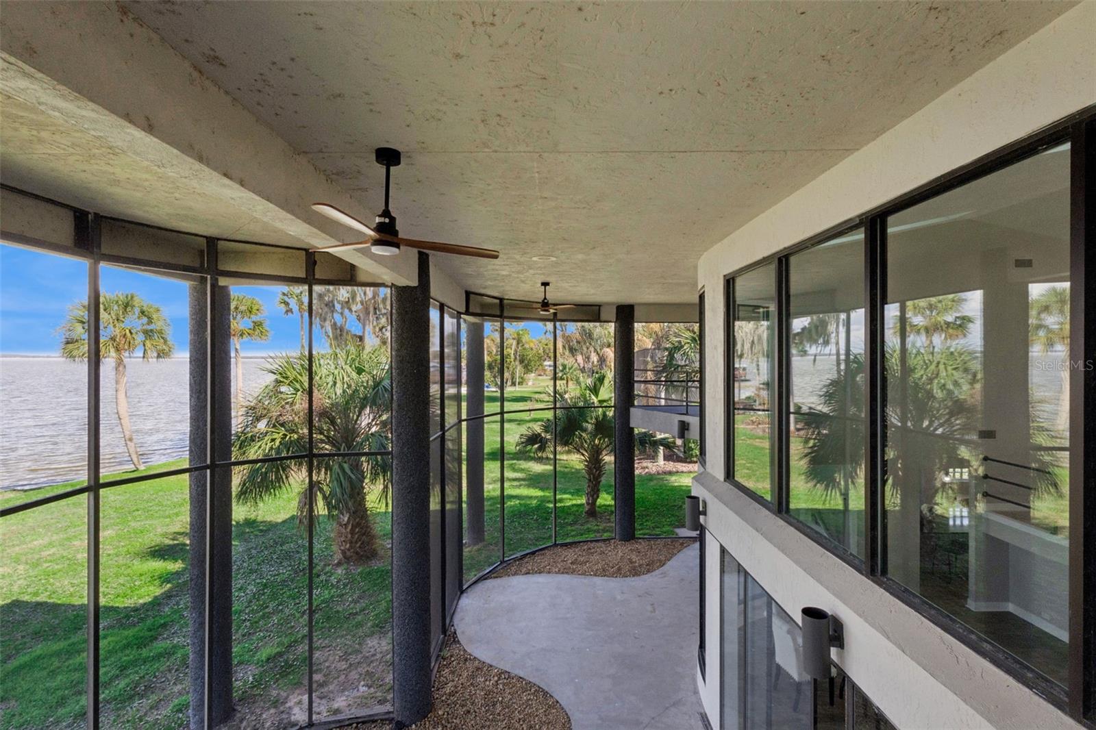 Image 49 of 71 For 303 Waterwood Drive